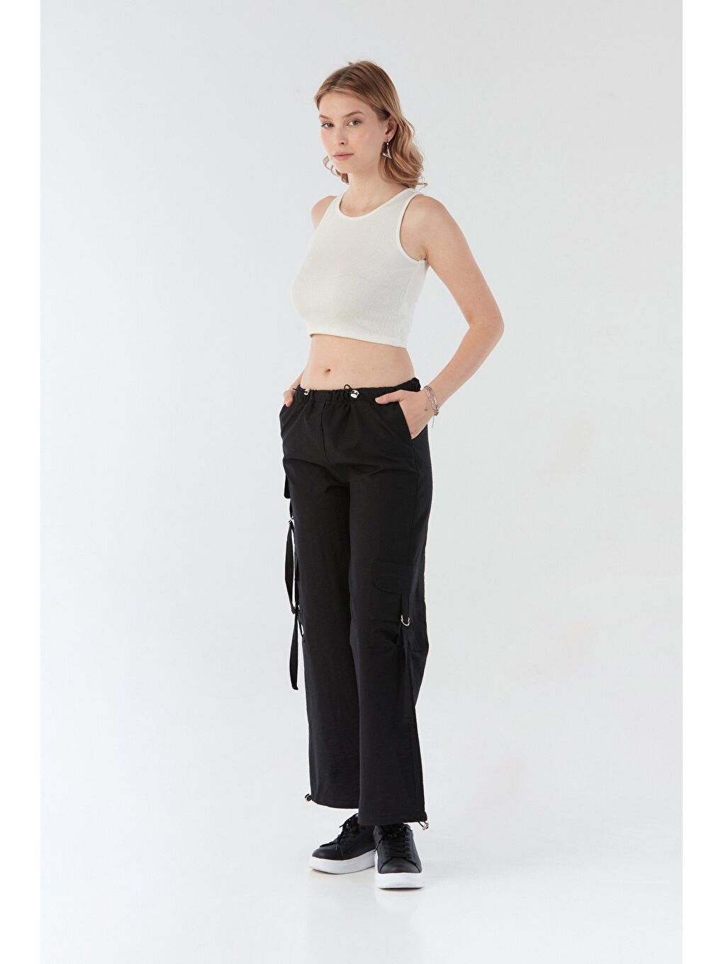 Siyah Beli Lastikli Paraşüt Kumaş Pantolon-3