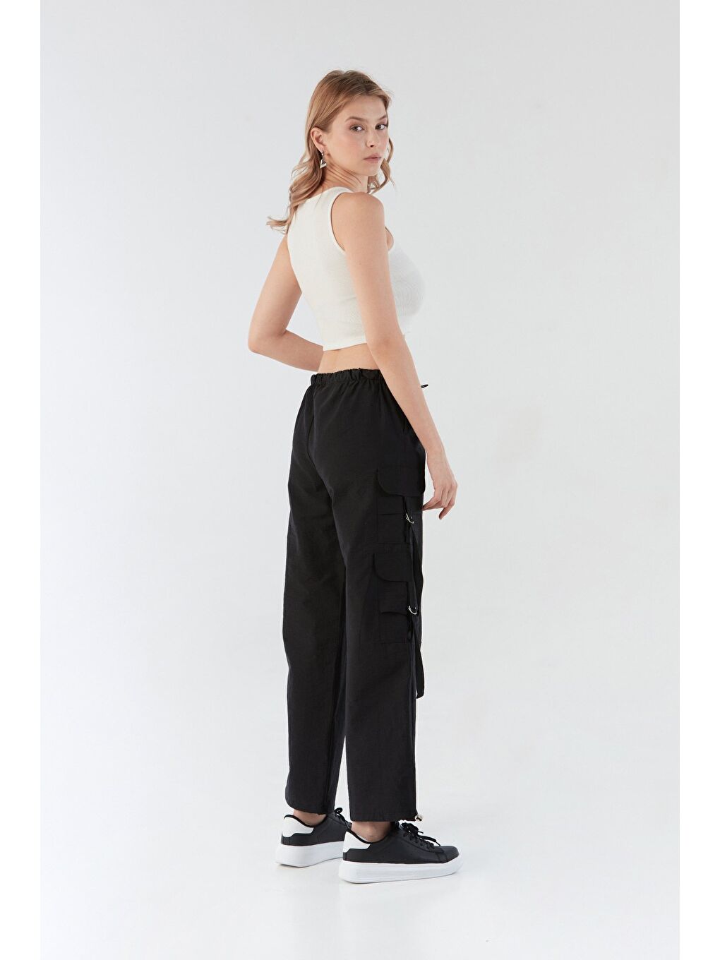 Siyah Beli Lastikli Paraşüt Kumaş Pantolon-4