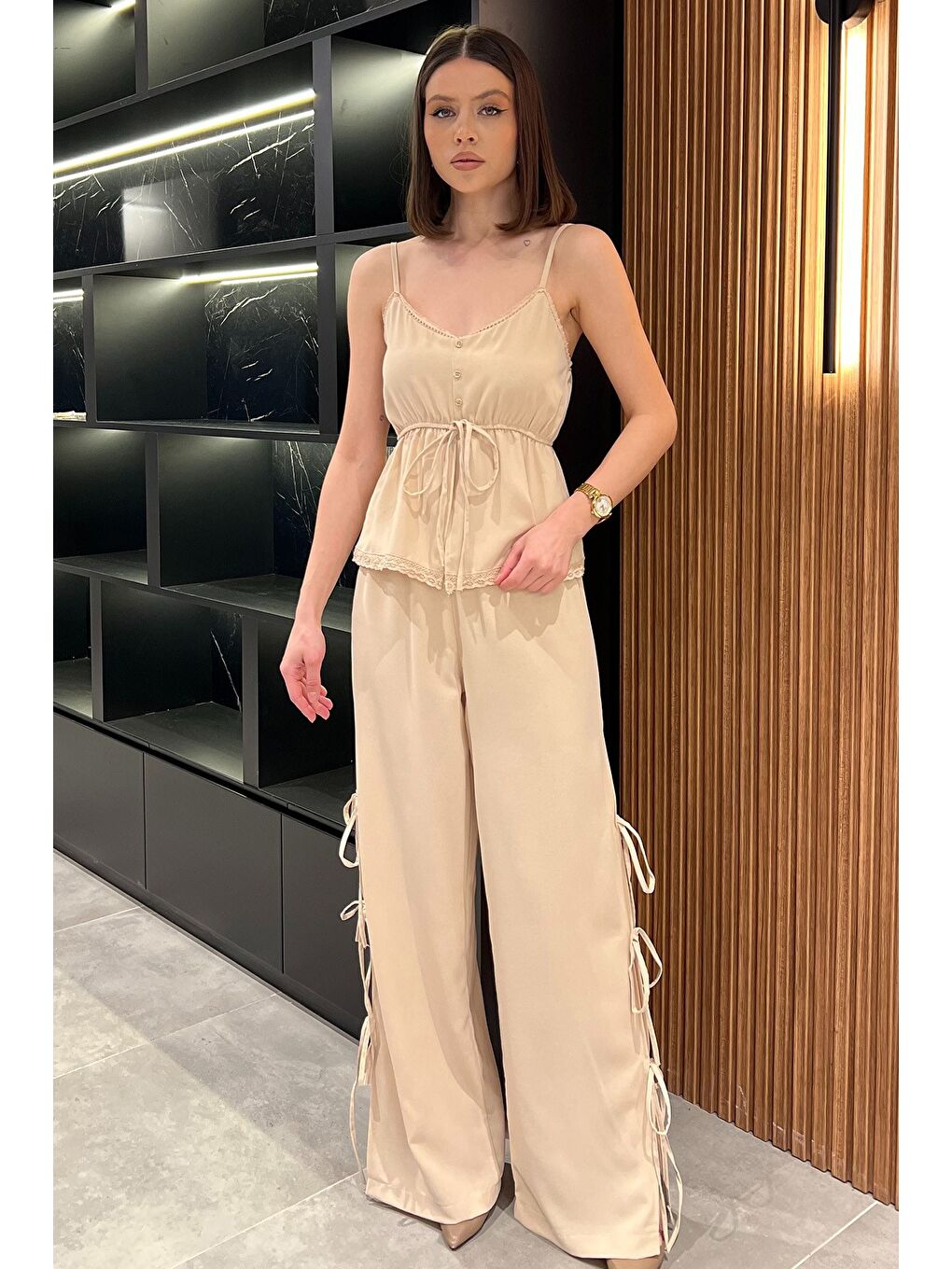 Bej İp Askılı Bel Lastikli Bluz Pantolon İkili Takım