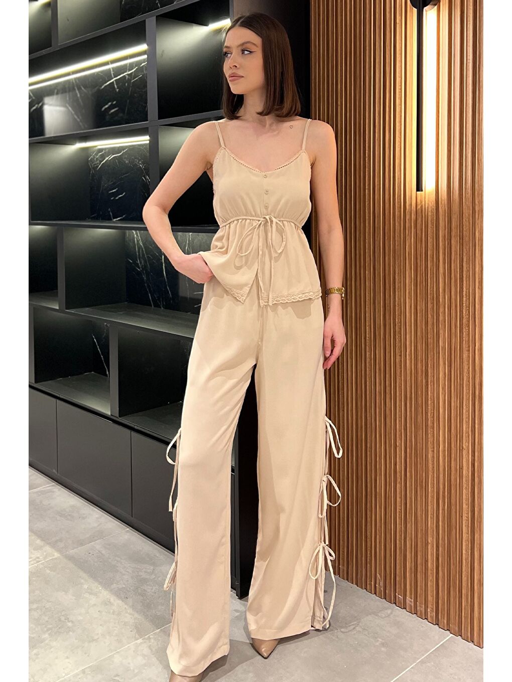 Bej İp Askılı Bel Lastikli Bluz Pantolon İkili Takım-1