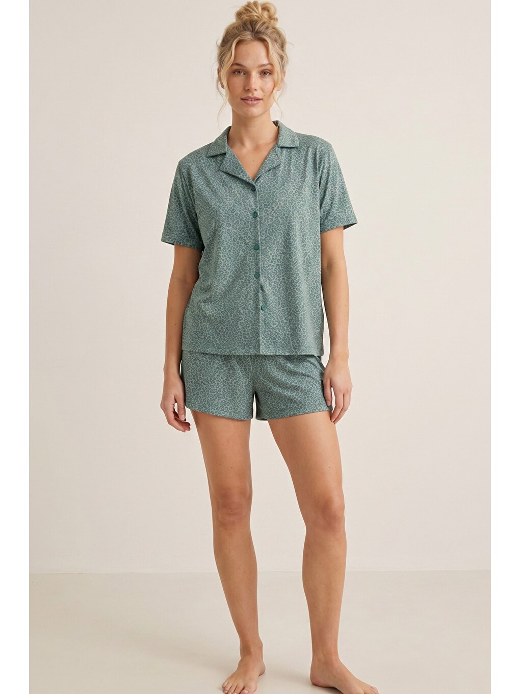 Yeşil Gömlek Yaka Düğmeli Örme Şortlu Pijama Takım 8055-1