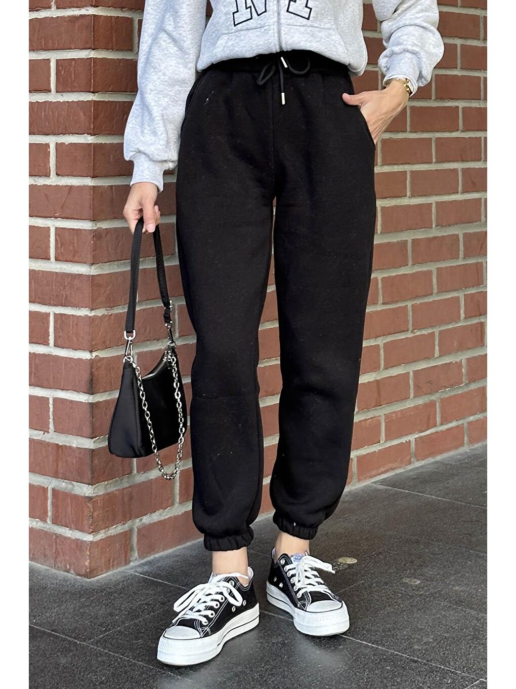 Bel Bağcık Detaylı Üç İplik Eşofman Siyah