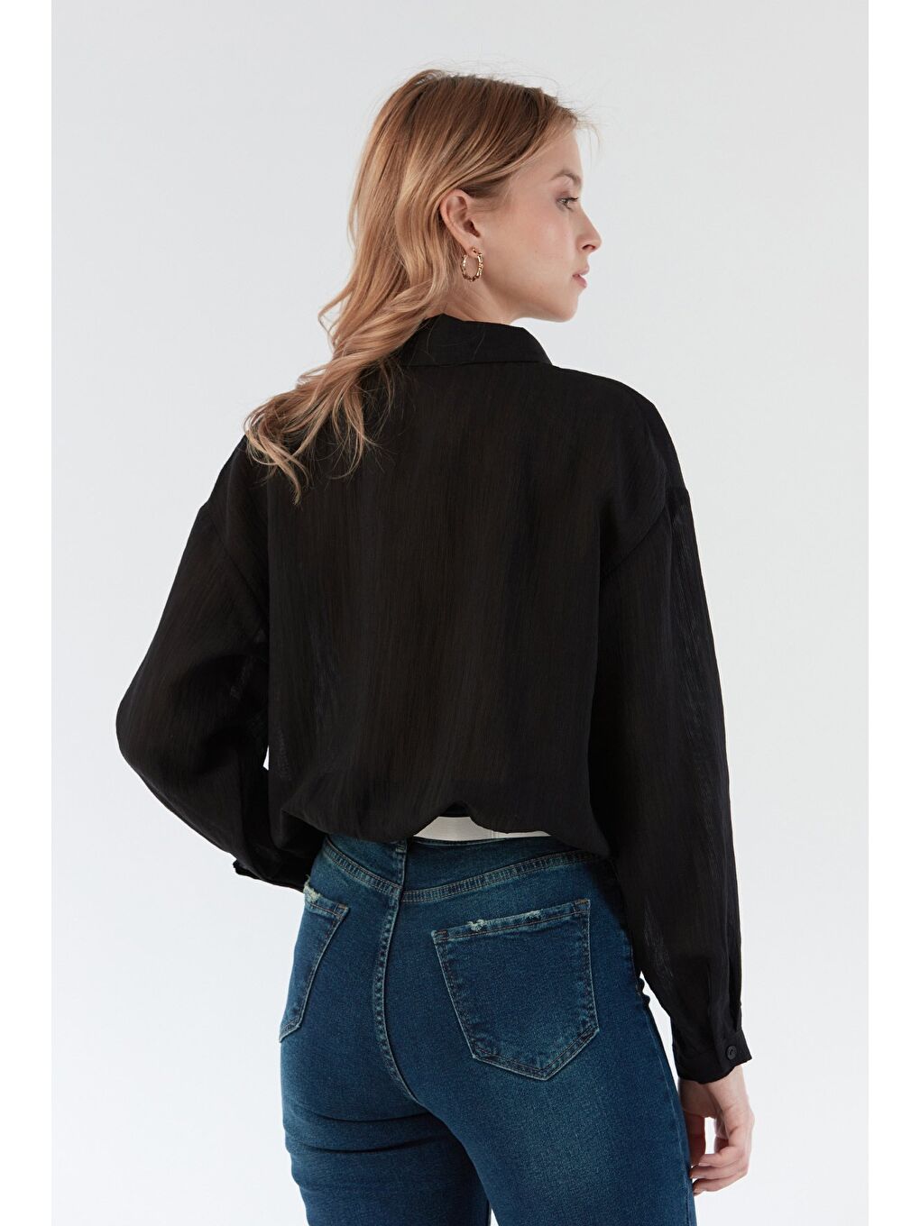 Siyah Basic Beli Lastikli Cep Detaylı Gömlek-3