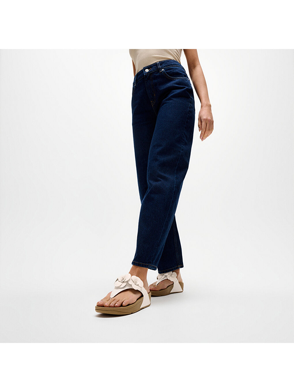 Kadın Beyaz Rengi Parmak Arası Terlik-4