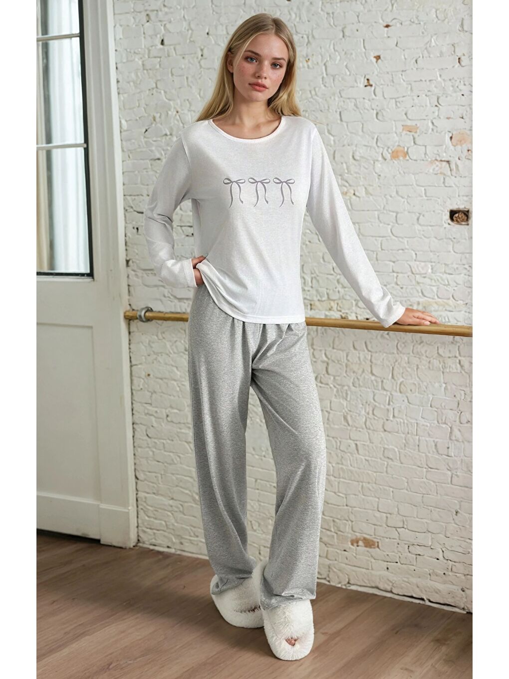 Beyaz Minimal Kurdela Baskılı Pijama Takımı-1