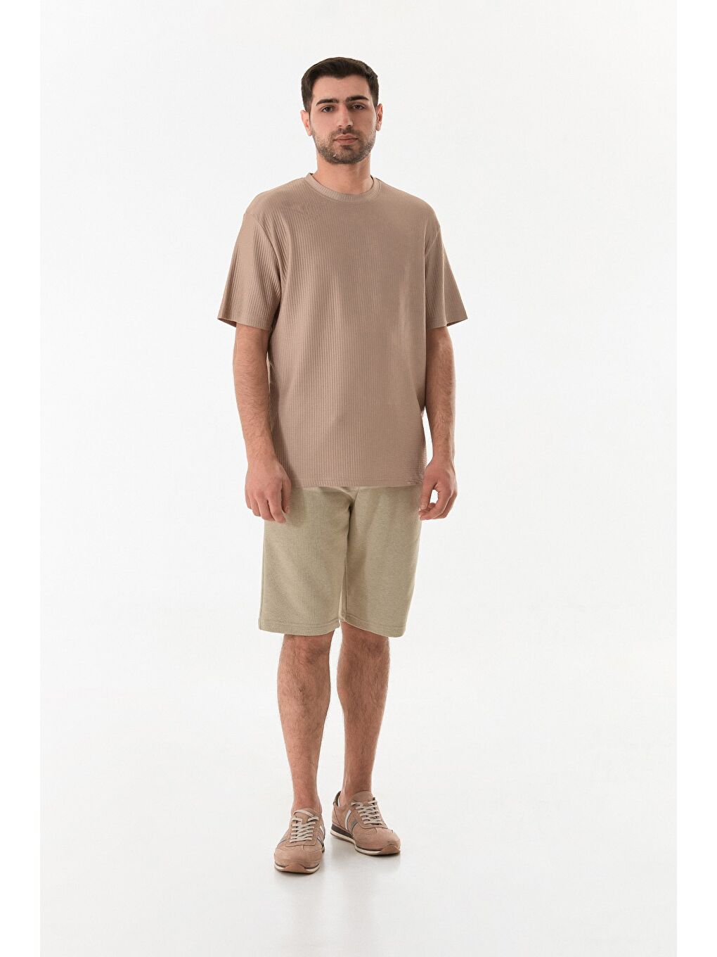 Kahverengi Jakarlı Bisiklet Yaka Tişört