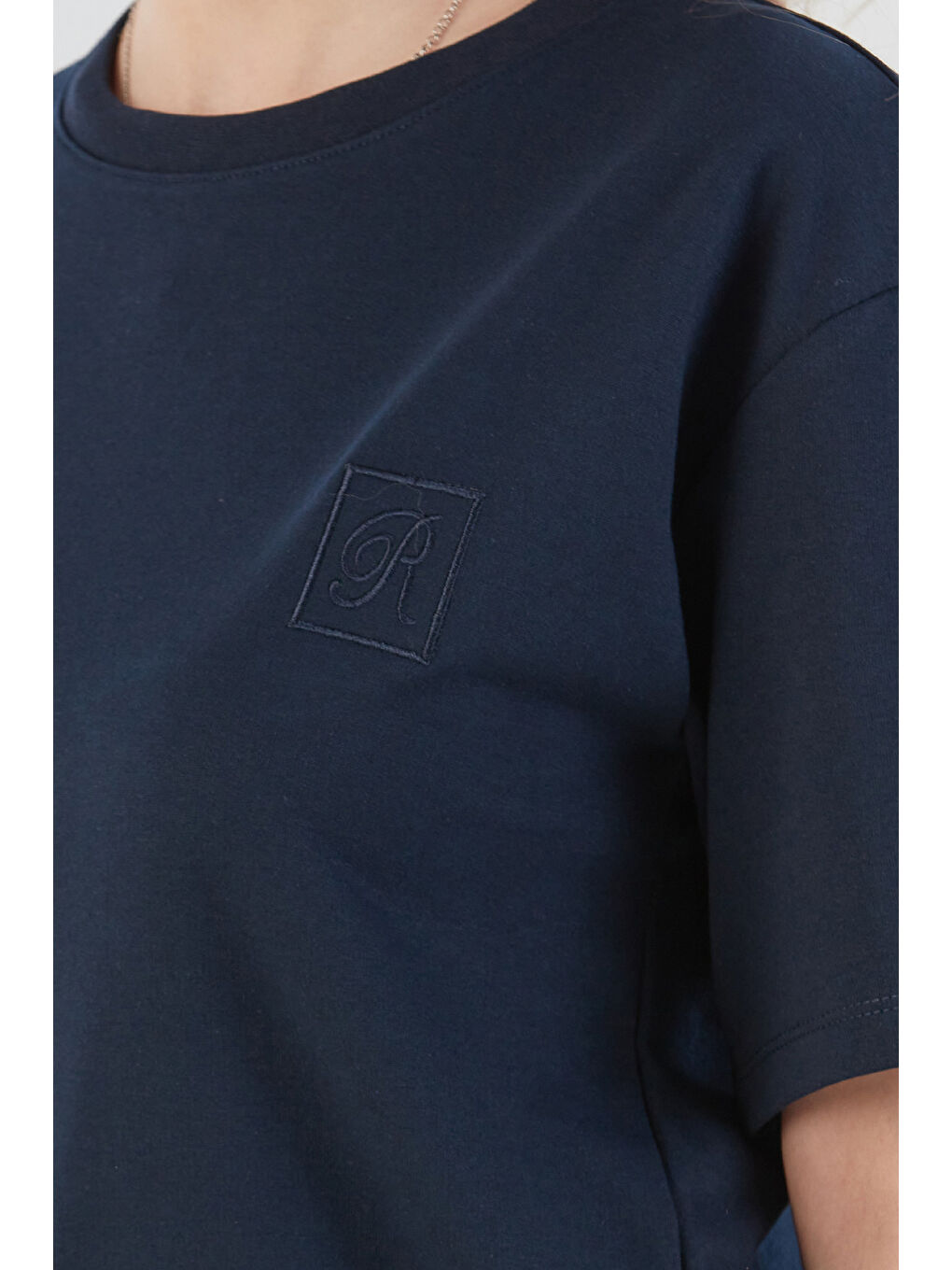 Lacivert R Harf Nakışlı Oversize Tişört-4