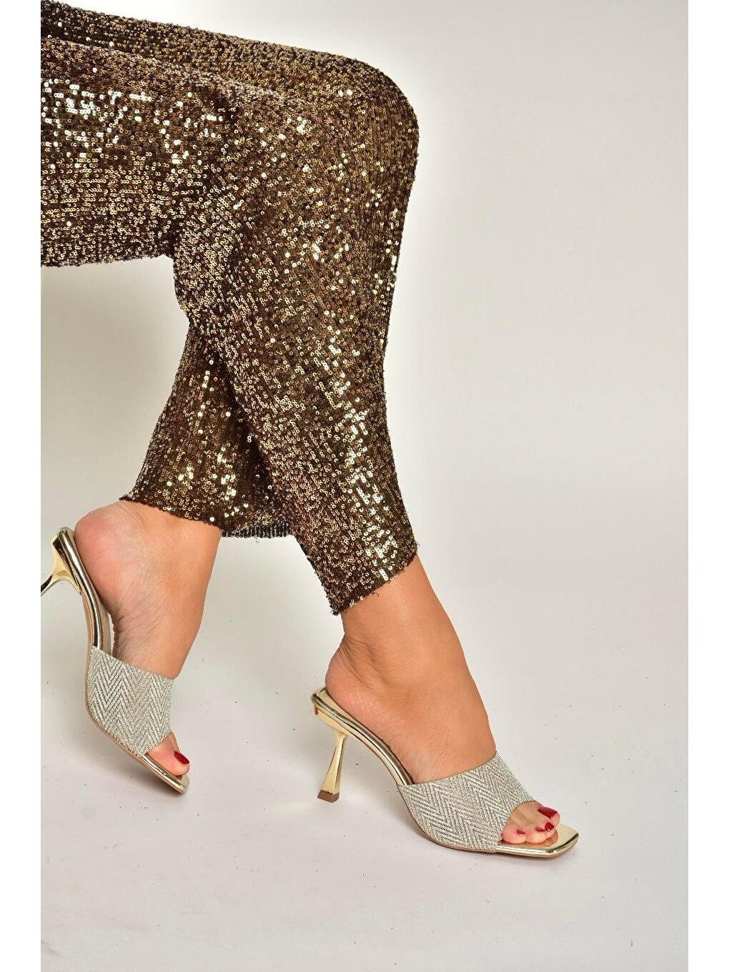 Sarı Altın Kadın Topuklu Terlik Y820179134-3