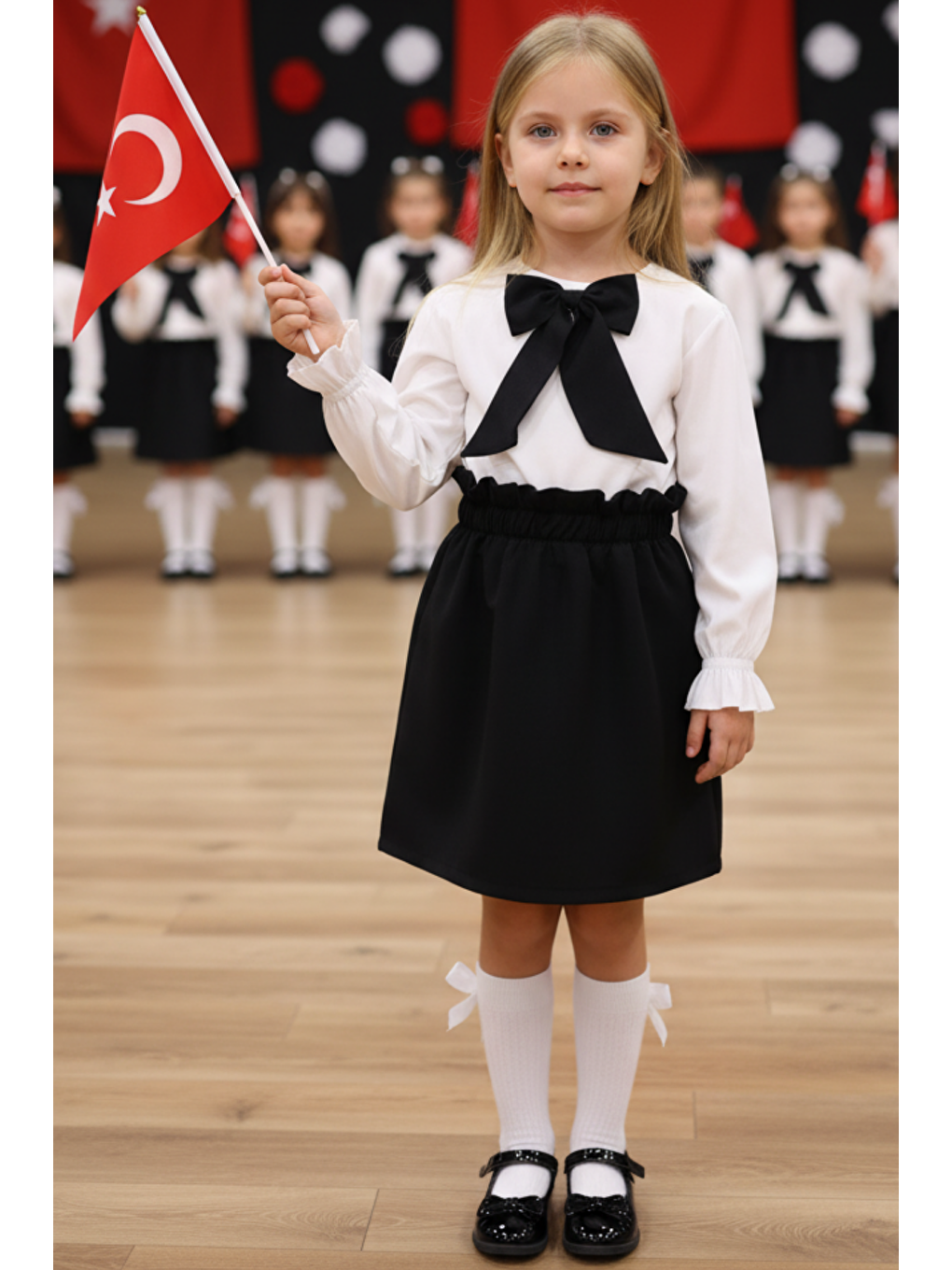 Kız Çocuk Parla Uzun Kollu Siyah Etek Ekru Bluz Fular 23 Nisan Takım