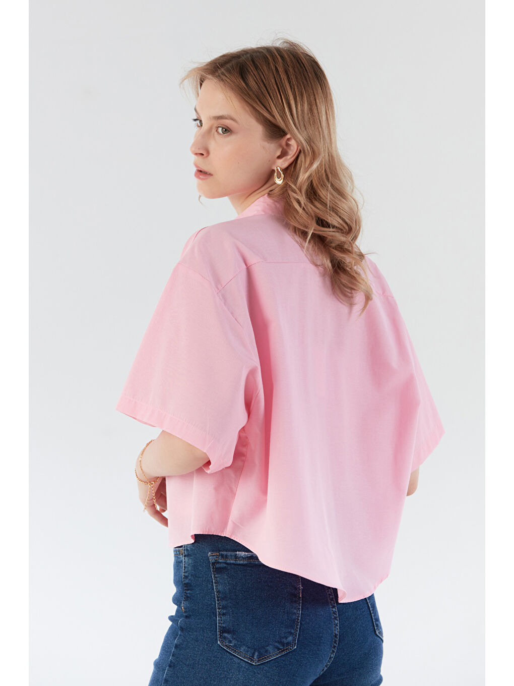 Pembe Basic Çift Cepli Arkası Uzun Crop Gömlek-1