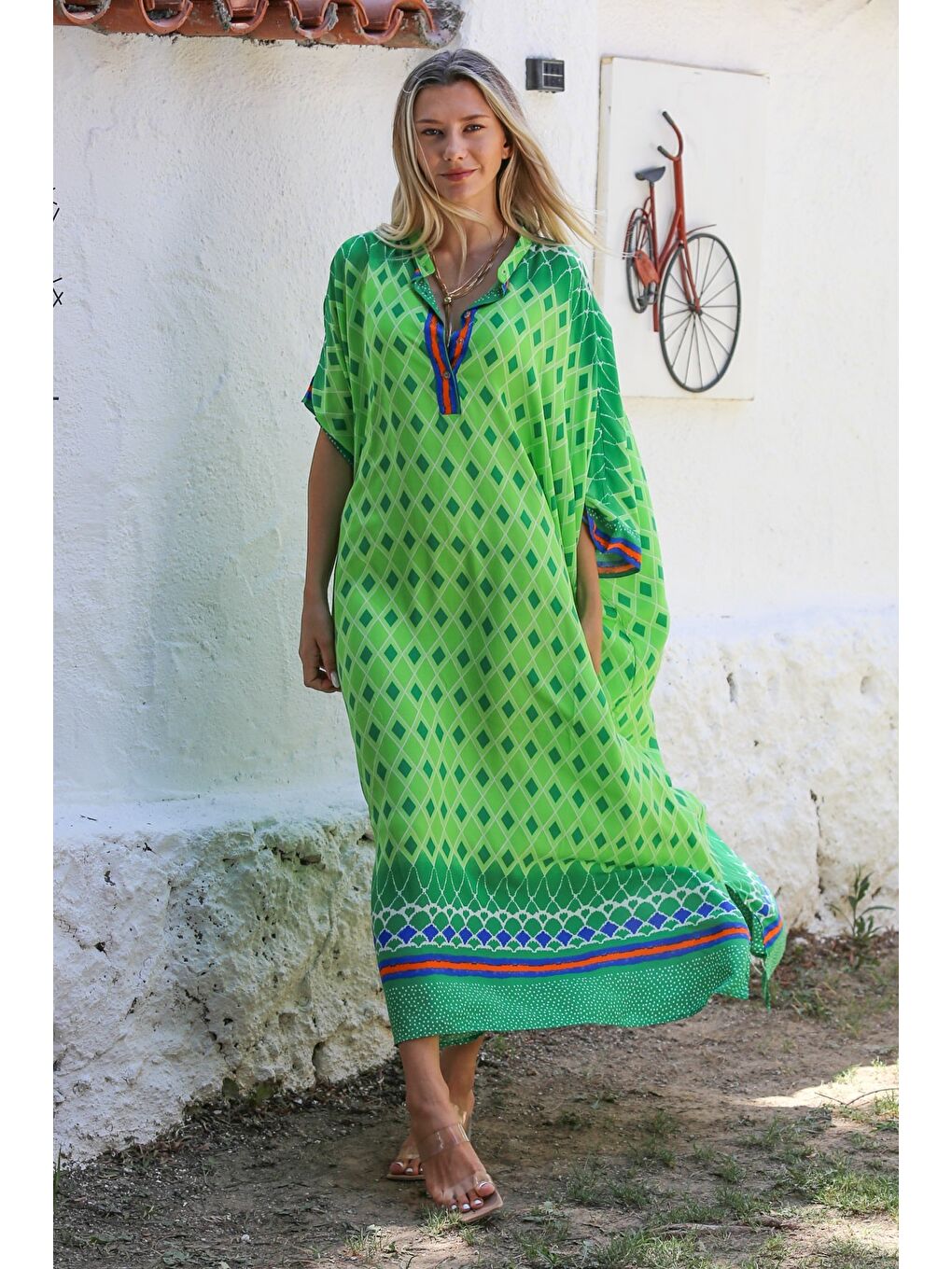 Fıstık Yeşili Hakim Yaka Yarasa Kol Düğmeli Allover Baskılı Dokuma Geniş Kesim Casual Elbise-2