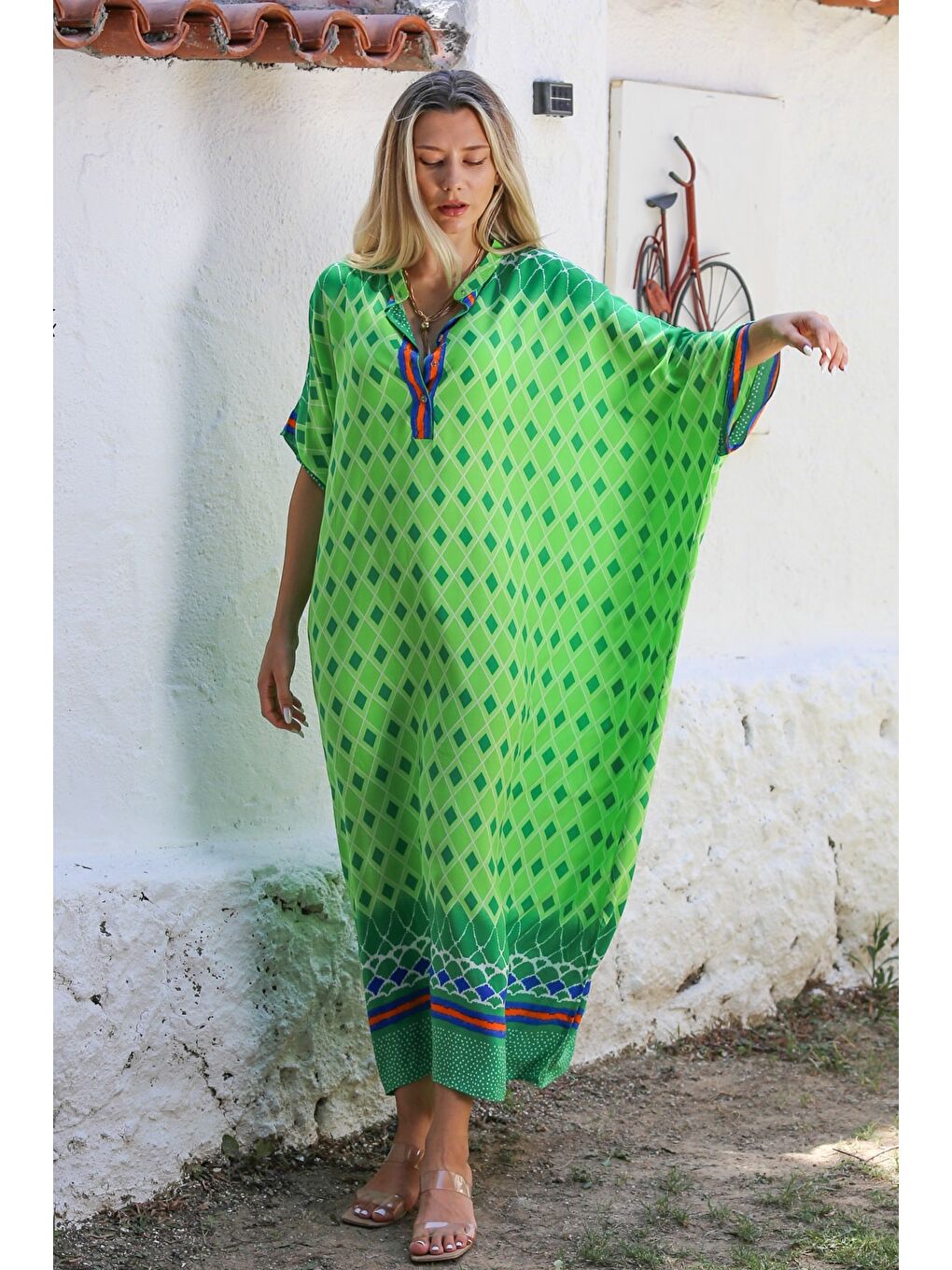 Fıstık Yeşili Hakim Yaka Yarasa Kol Düğmeli Allover Baskılı Dokuma Geniş Kesim Casual Elbise-4