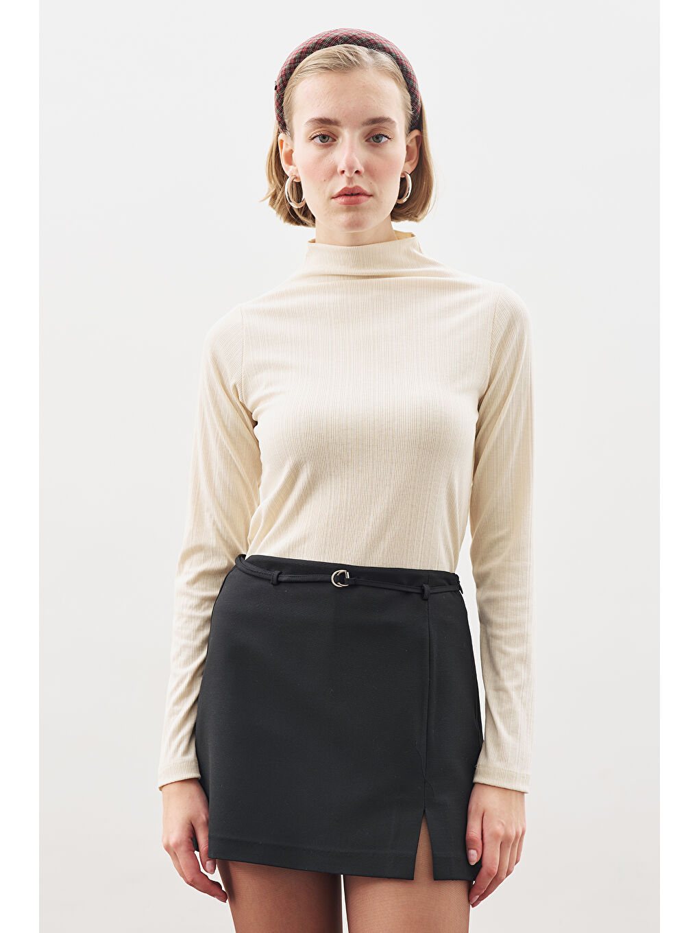 Yüksek Yaka Body Ekru