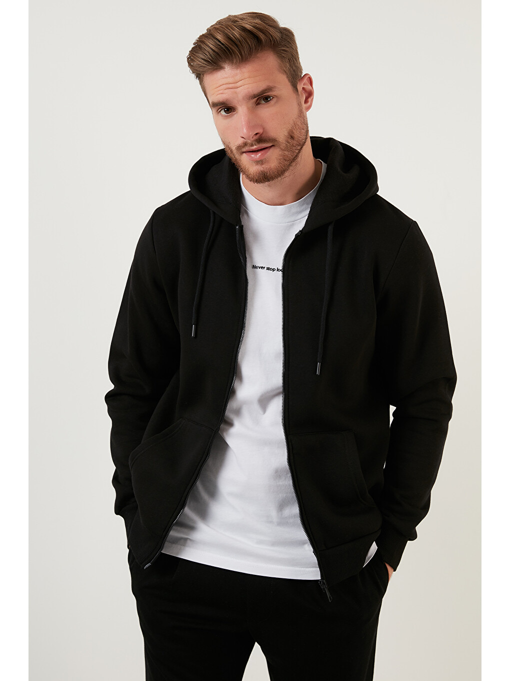 Siyah Regular Fit Kapüşonlu Fermuarlı İçi Tüylü Yumuşak Şardonlu Kışlık Erkek Sweat 59053403w4-5