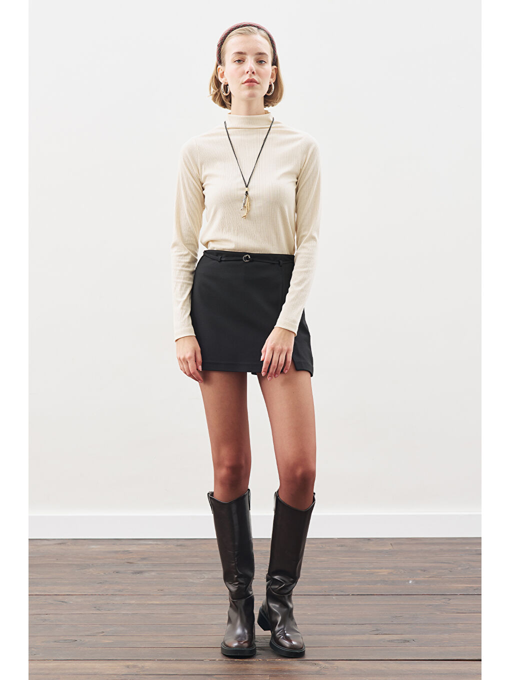 Yüksek Yaka Body Ekru-1