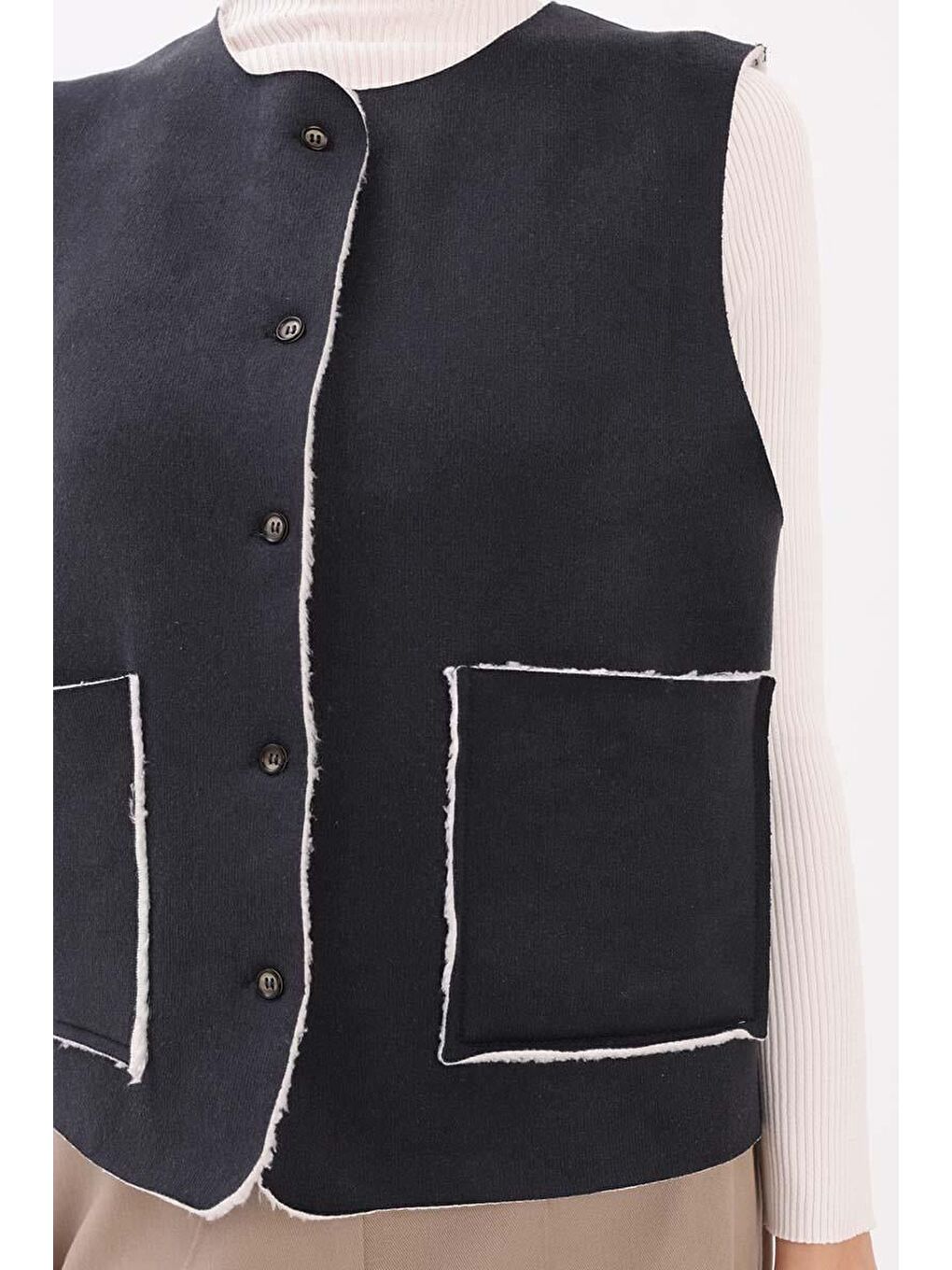 Siyah-Cepli Kısa Yelek-4