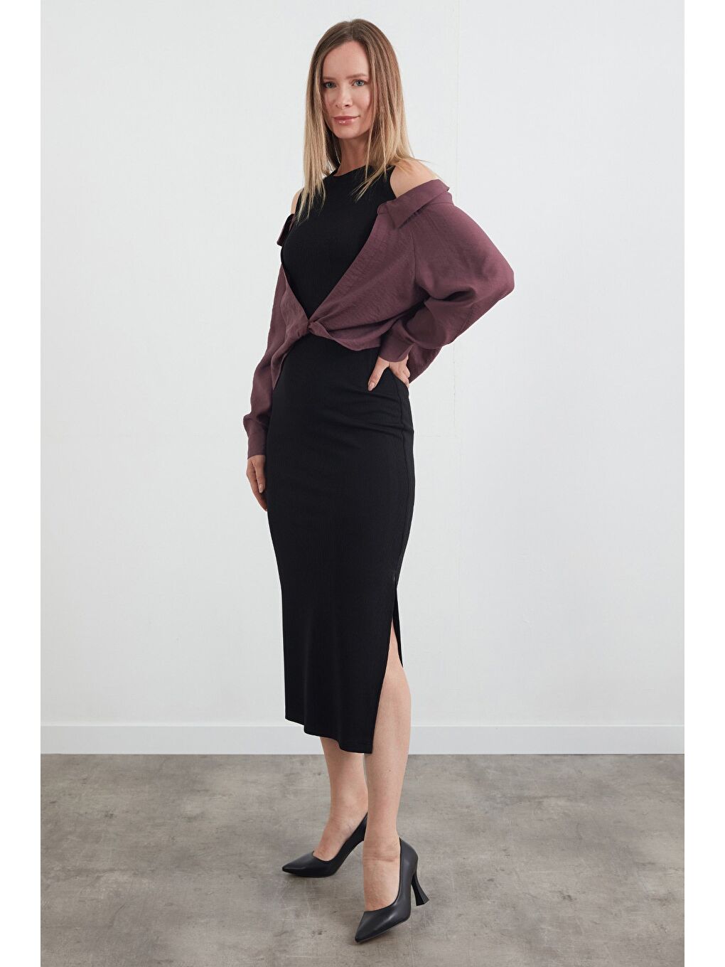 Mürdüm Basic Gömlek Detaylı Yırtmaçlı Elbise