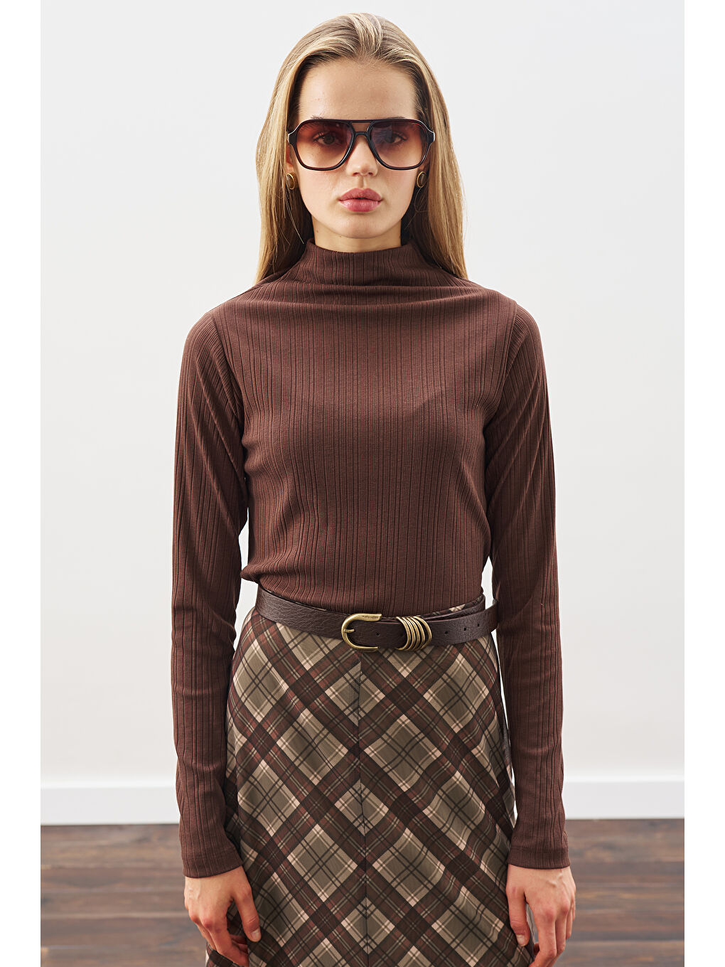 Yüksek Yaka Body Kahverengi-3