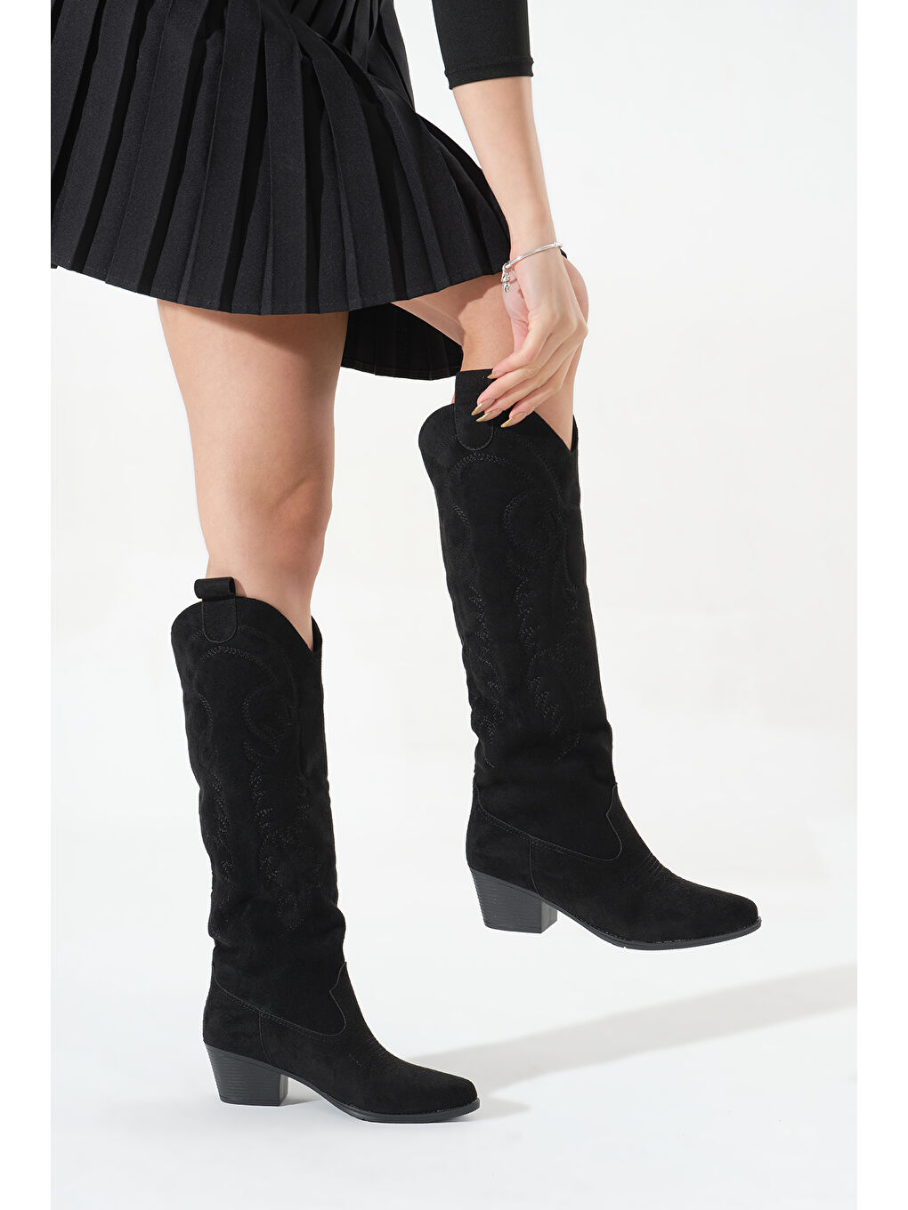 Kadın Siyah Süet Termo Taban Nakışlı Western Kovboy Bot-1