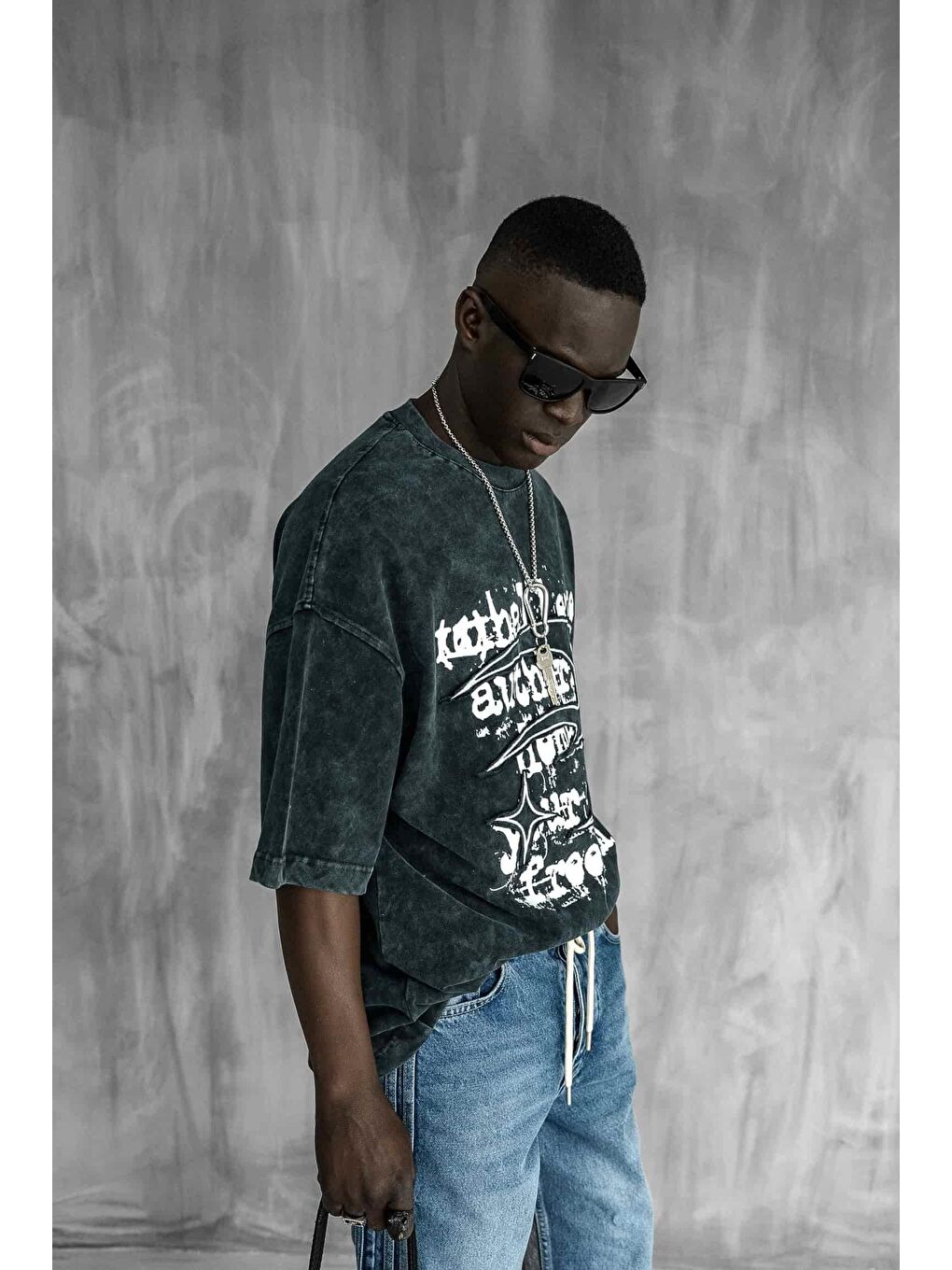 Erkek Yıkamalı İşlemeli Oversize Baskılı Premium Tişört Siyah-1