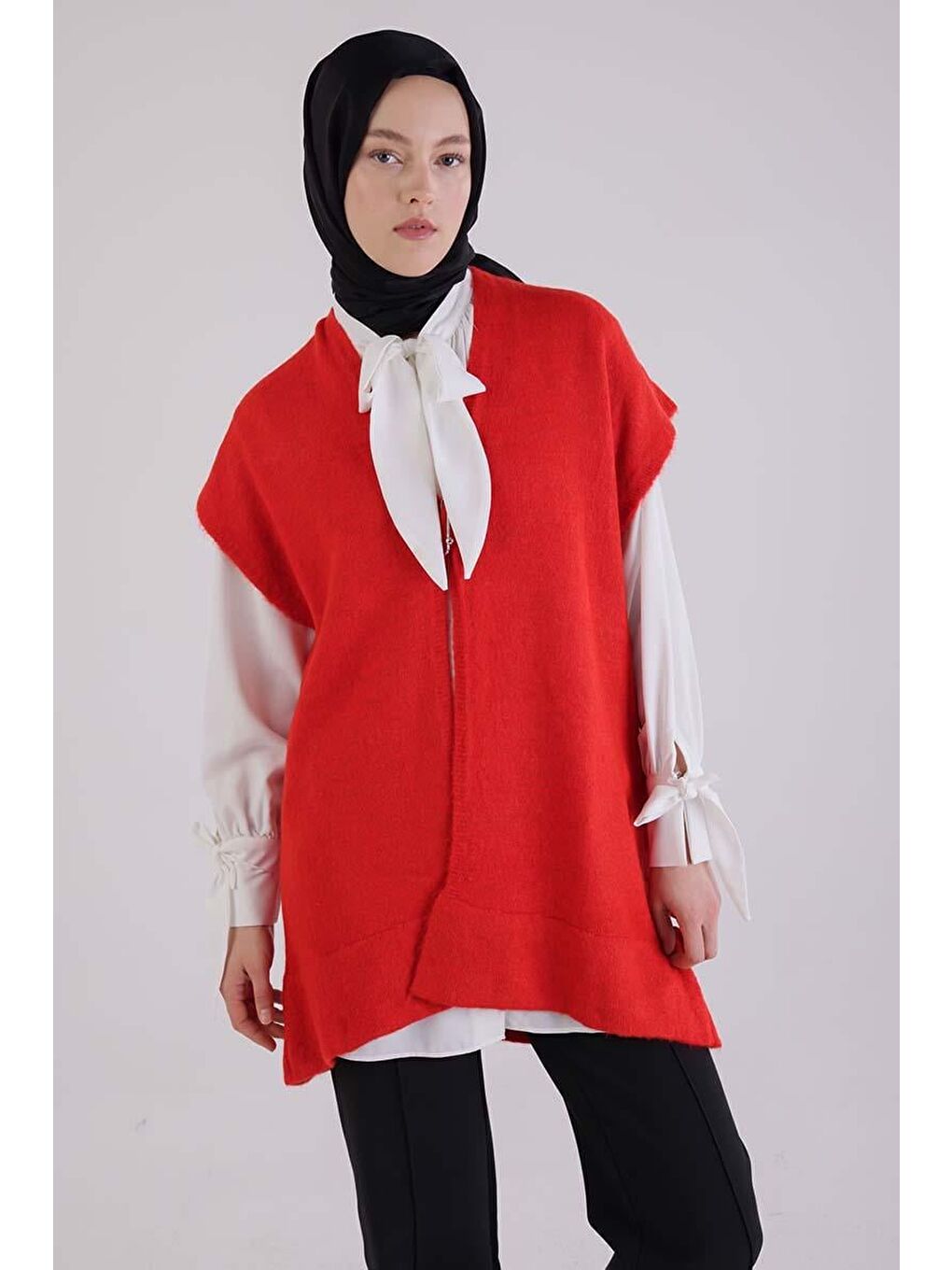 Kırmızı Nar Çiçeği-Broşlu Triko Yelek-4