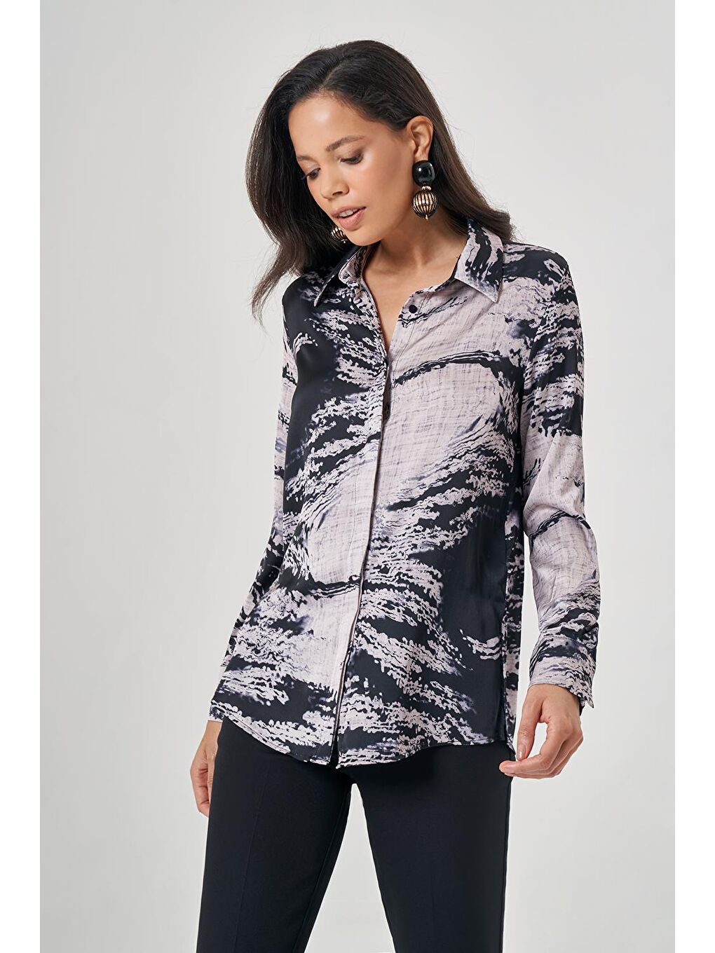 Desenli Klasik Siyah Gömlek-2