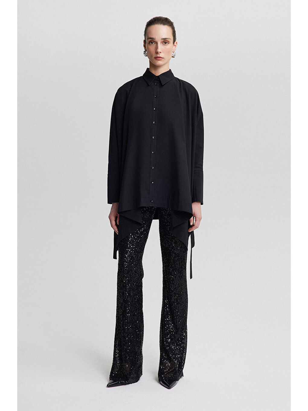 Siyah Bağlama Detaylı Oversıze Gömlek-1