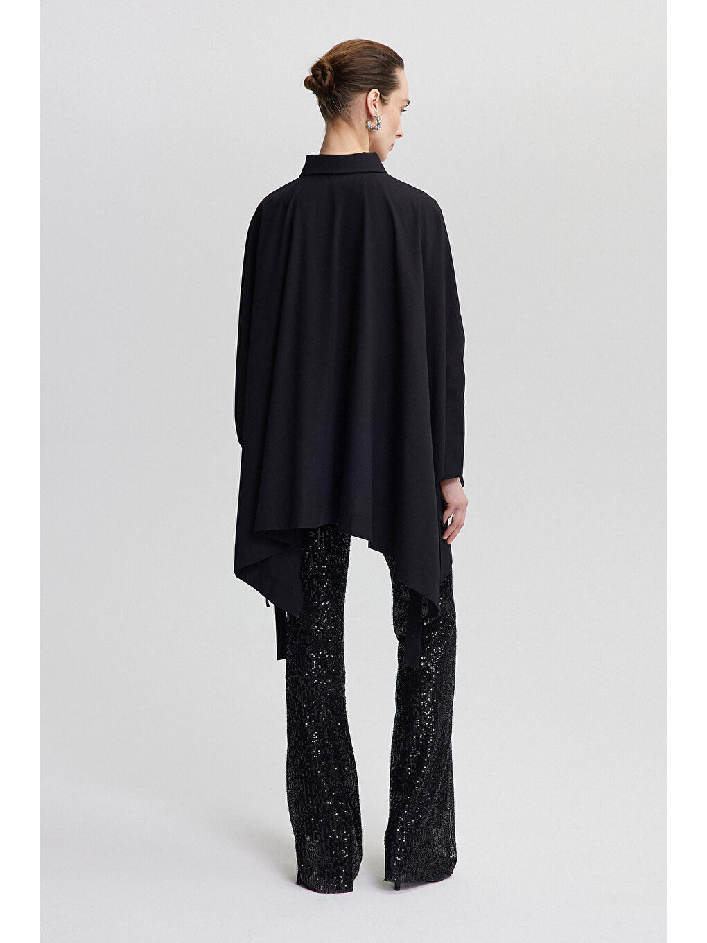 Siyah Bağlama Detaylı Oversıze Gömlek-3