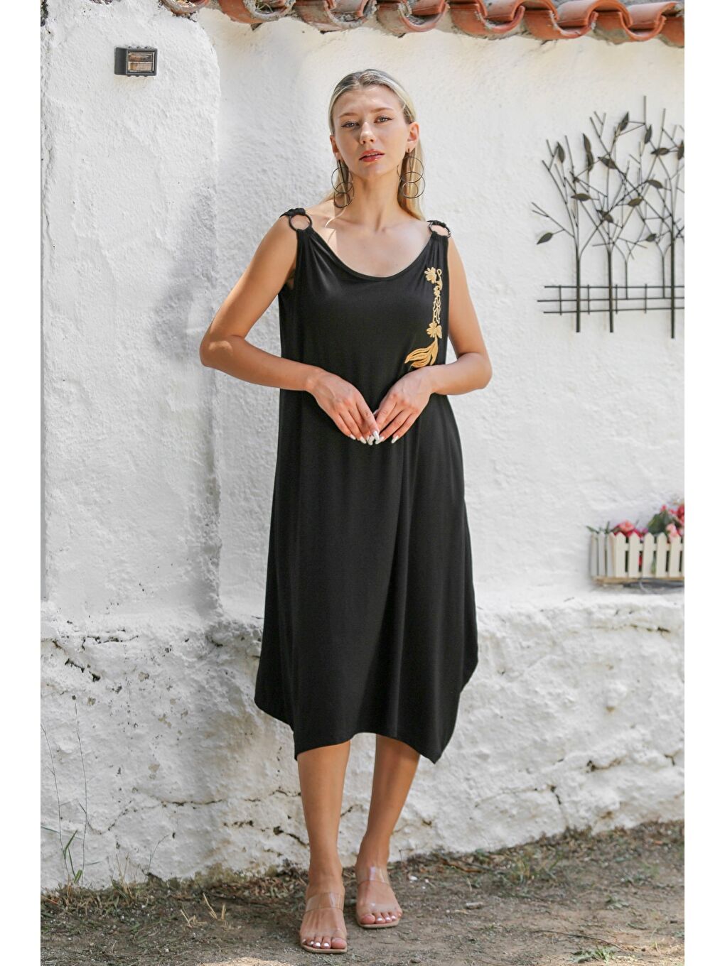 Siyah Askılı Tokalı Nakışlı Örme Geniş Kesim Casual Elbise-1