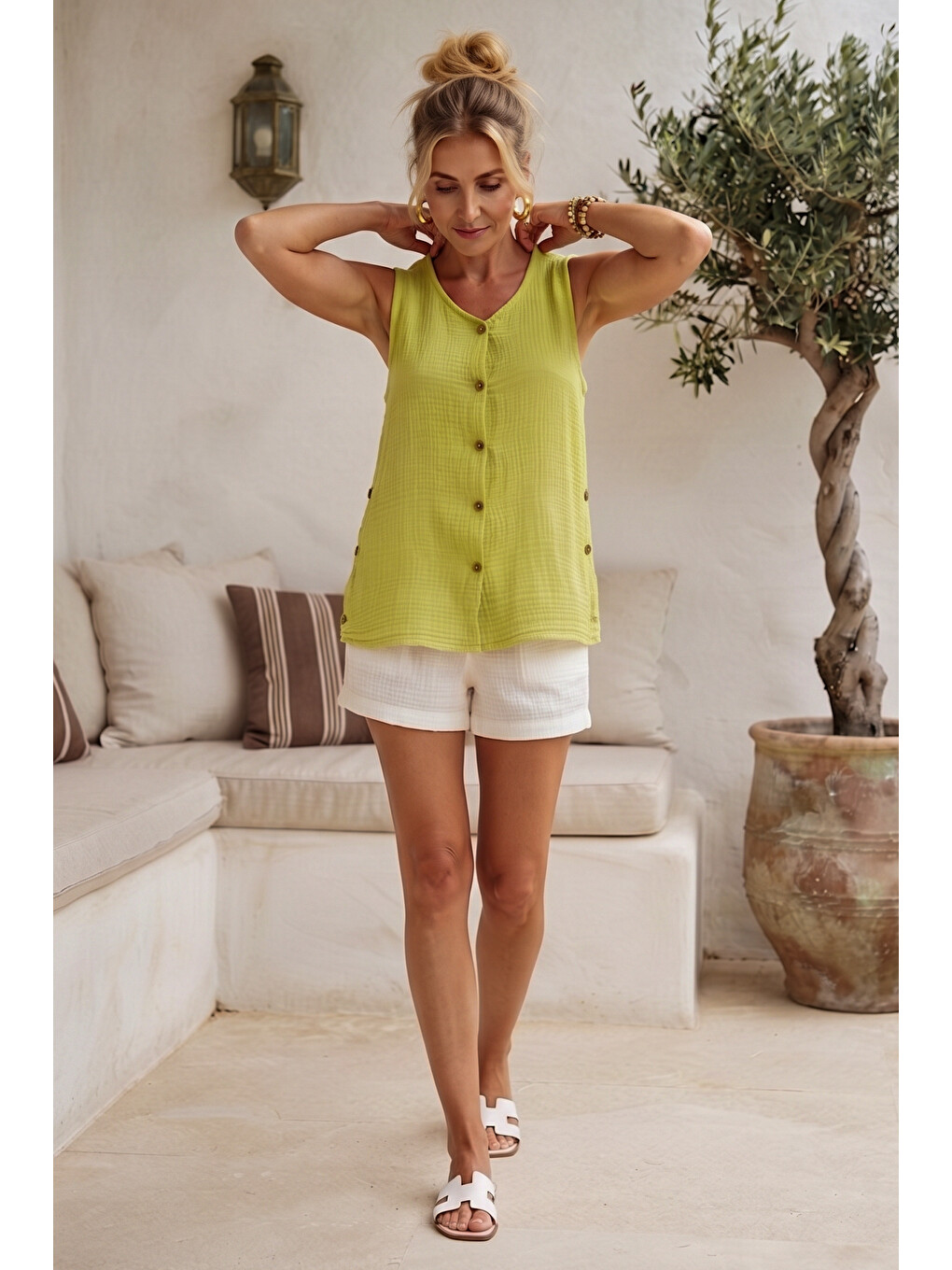 Sarı V Yaka Kolsuz Düğmeli Yanları Düğmeli Casual Müslin Dokuma Bluz 58 56-5
