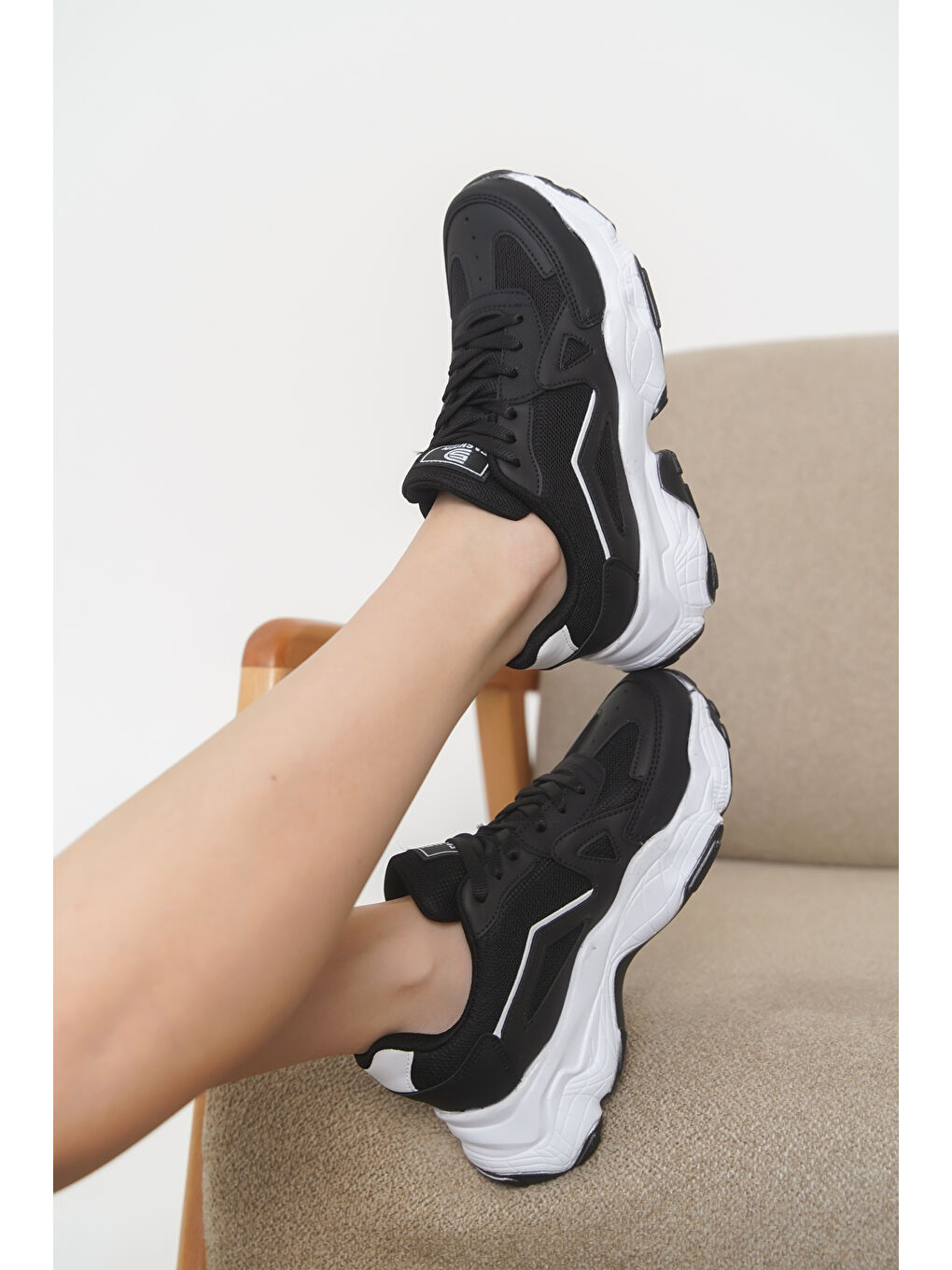 Siyah D0141 Kadın Günlük Ortopedik Sneaker Spor Ayakkabı-1