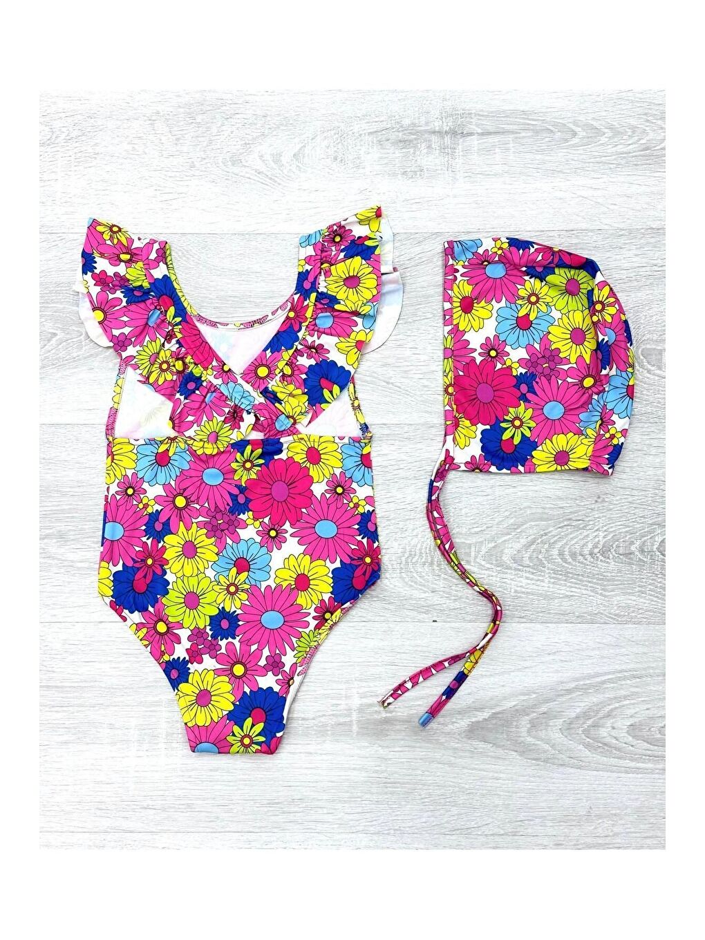 Sarı Sırttan Çapraz Fırfır Detaylı Boneli Kız Çocuk Mayo-1