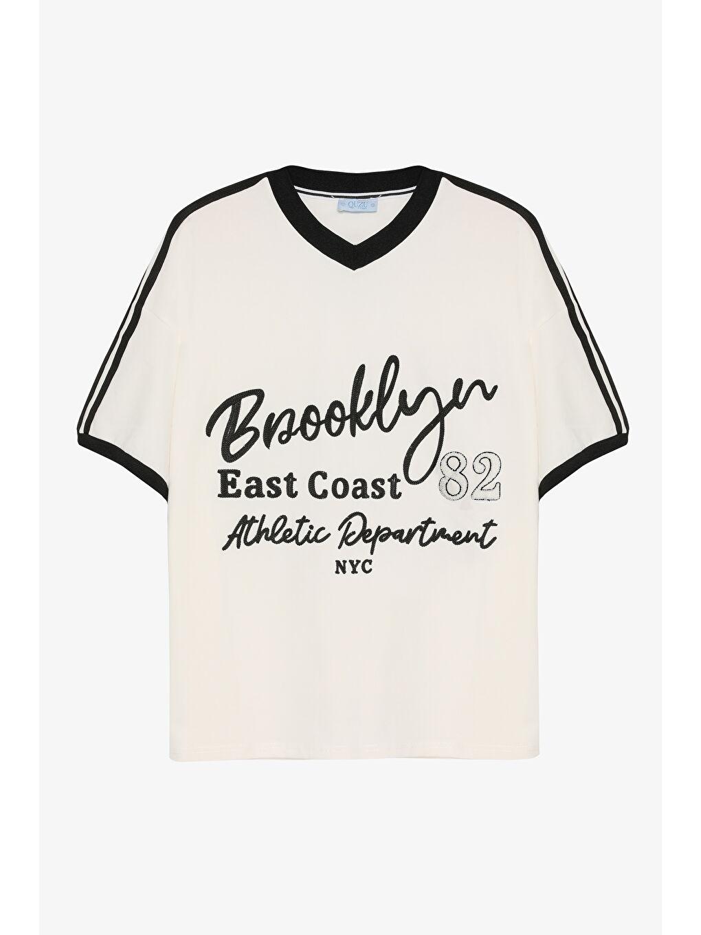 Brooklyn Nakışlı V Yaka Oversize Tişört Ekru