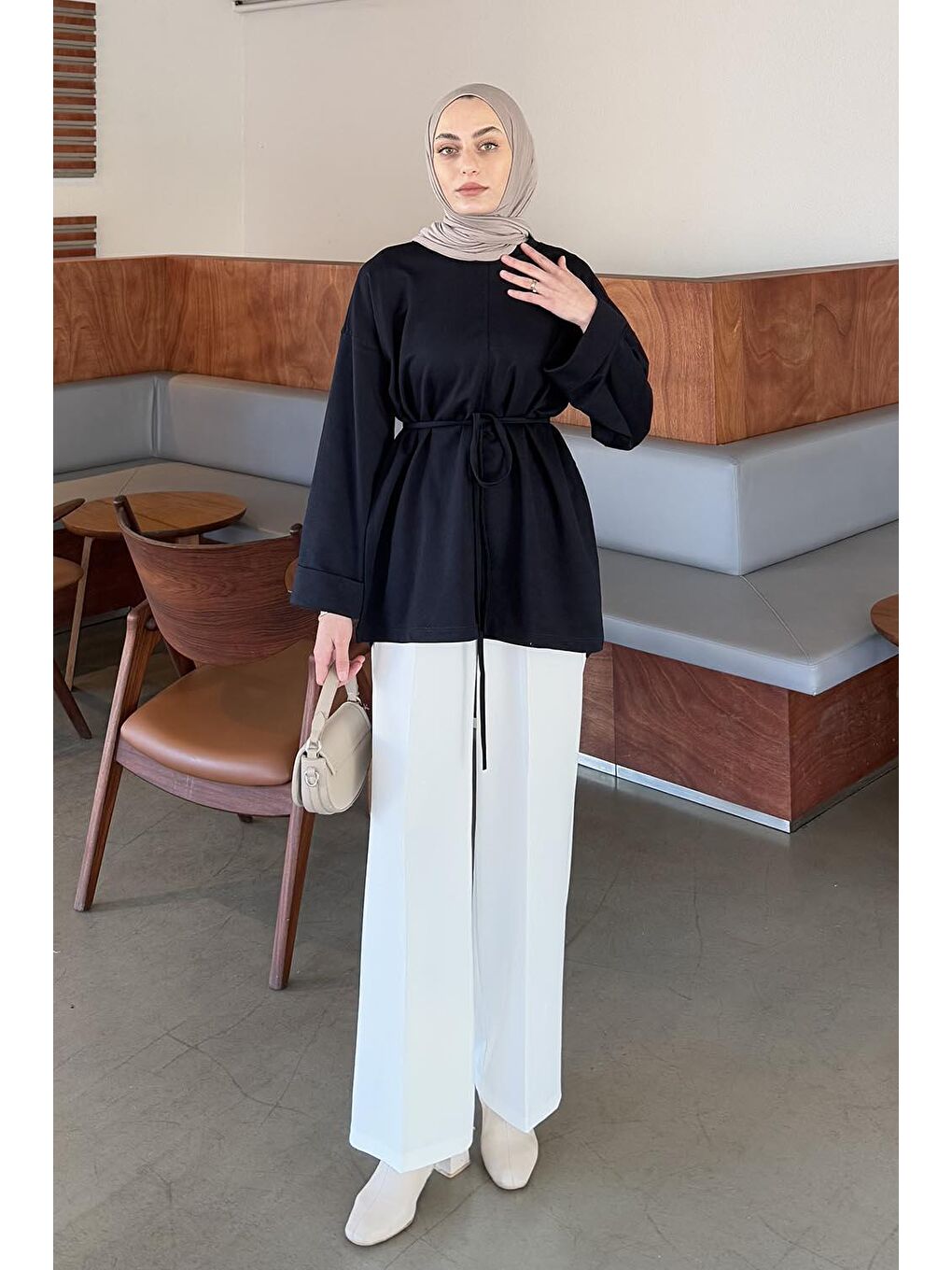 Yırtmaç Detaylı Sweat Siyah