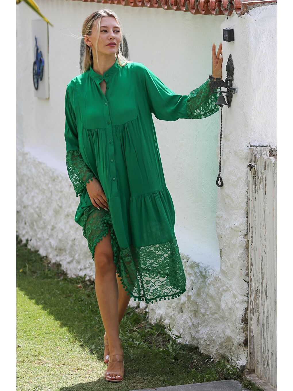 Yeşil Hakim Yaka 3/4 Kol Düğmeli Kol Ve Etek Ucu Dantelli Dokuma Casual Elbise