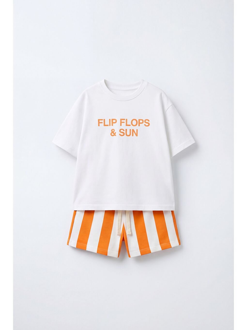 Karışık Erkek Çocuk Pamuklu Beyaz Slogan Baskılı T-Shirt Şort Takım