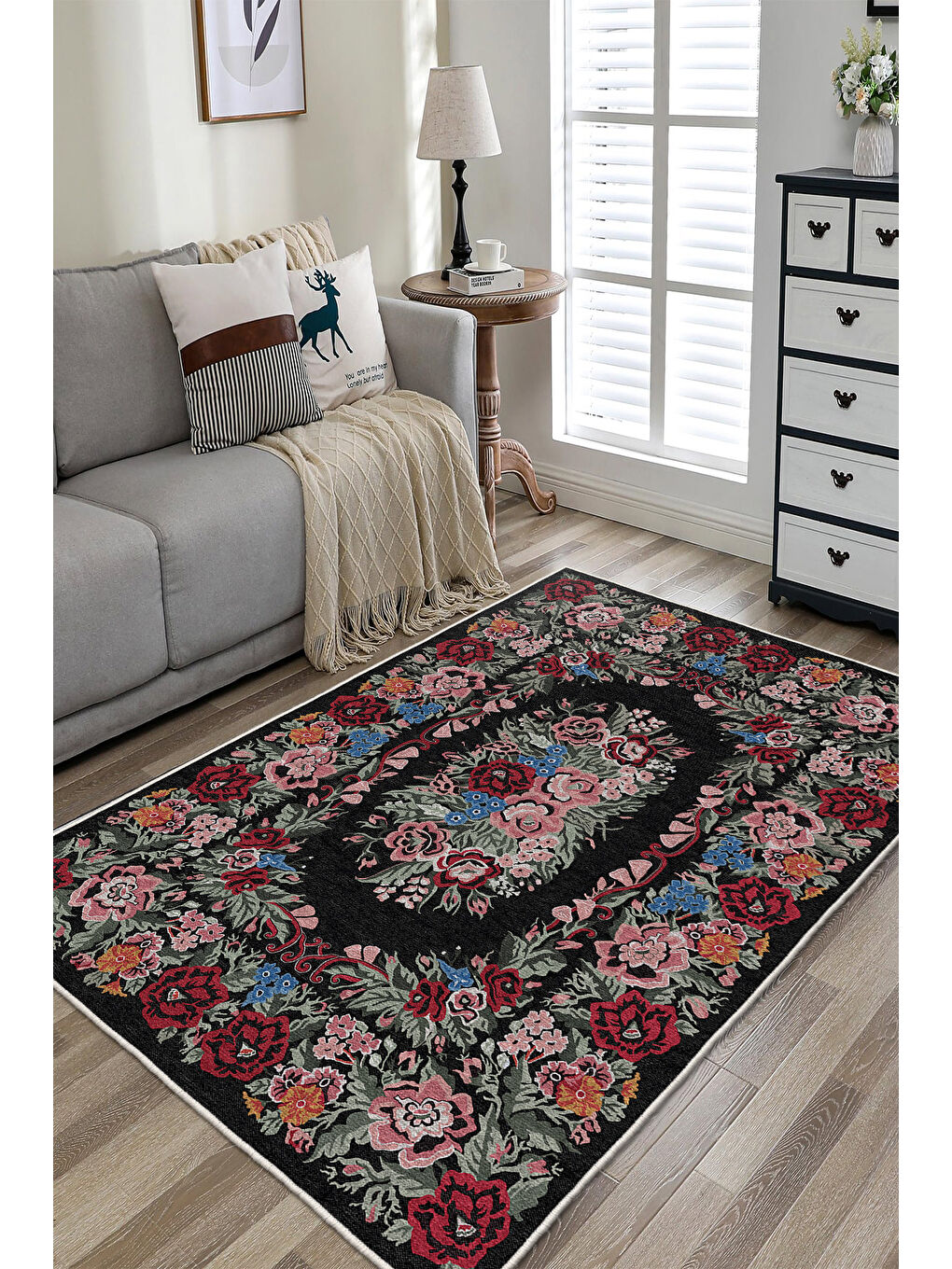 Siyah Dekoratif Özel Tasarım Yıkanabilir İnce Kaymaz Tabanlı Modern Halı KECE FR47-2