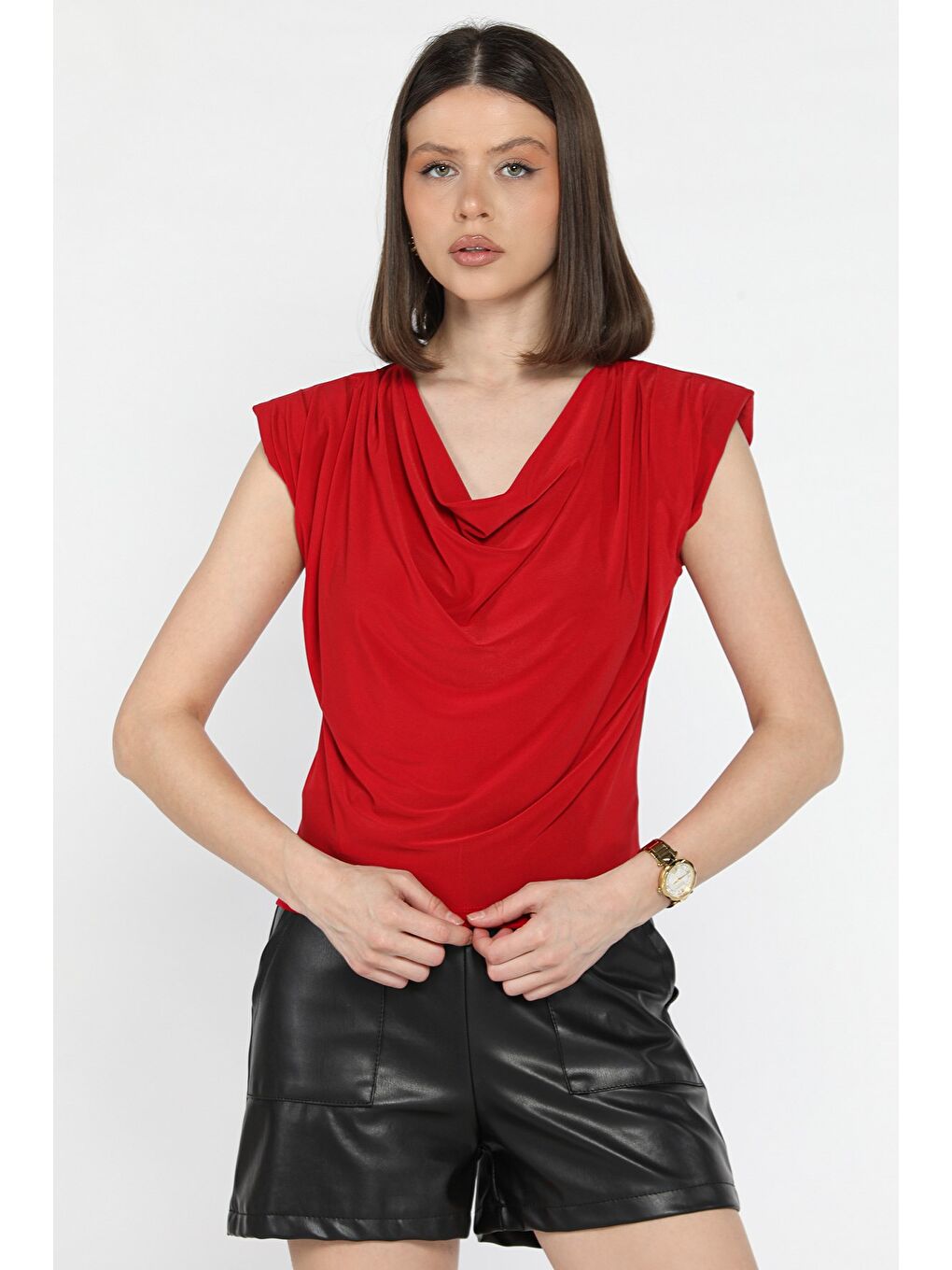 Kırmızı Omuz Vatkalı Drapeli Kadın Bluz