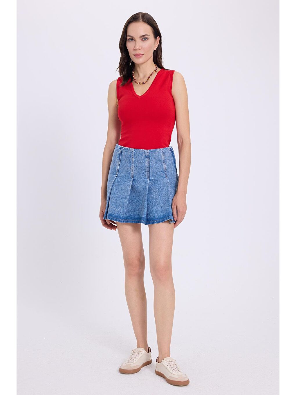 Kadın Slim Fit Dar Kesim V Yaka Sıfır Kol Pamuklu Ribanalı Kırmızı Bluz-3