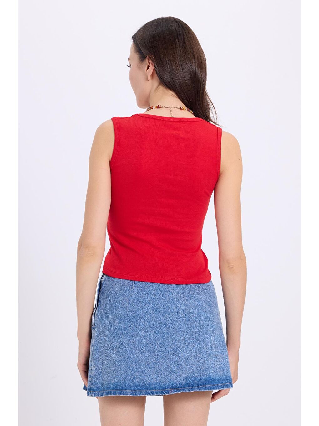 Kadın Slim Fit Dar Kesim V Yaka Sıfır Kol Pamuklu Ribanalı Kırmızı Bluz-6