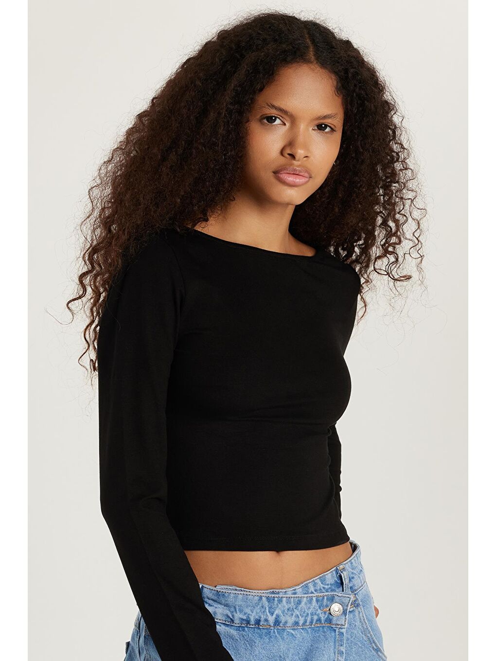 Kadın Slim Fit Dar Kesim Sırt Detaylı Siyah Bluz