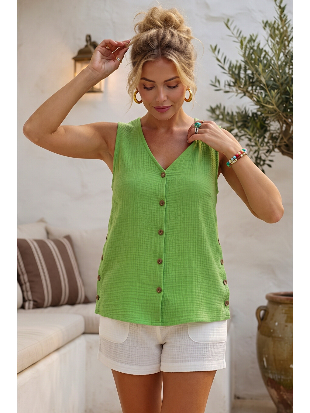 Pastel Yeşili V Yaka Kolsuz Düğmeli Yanları Düğmeli Casual Müslin Dokuma Bluz 58 56-2