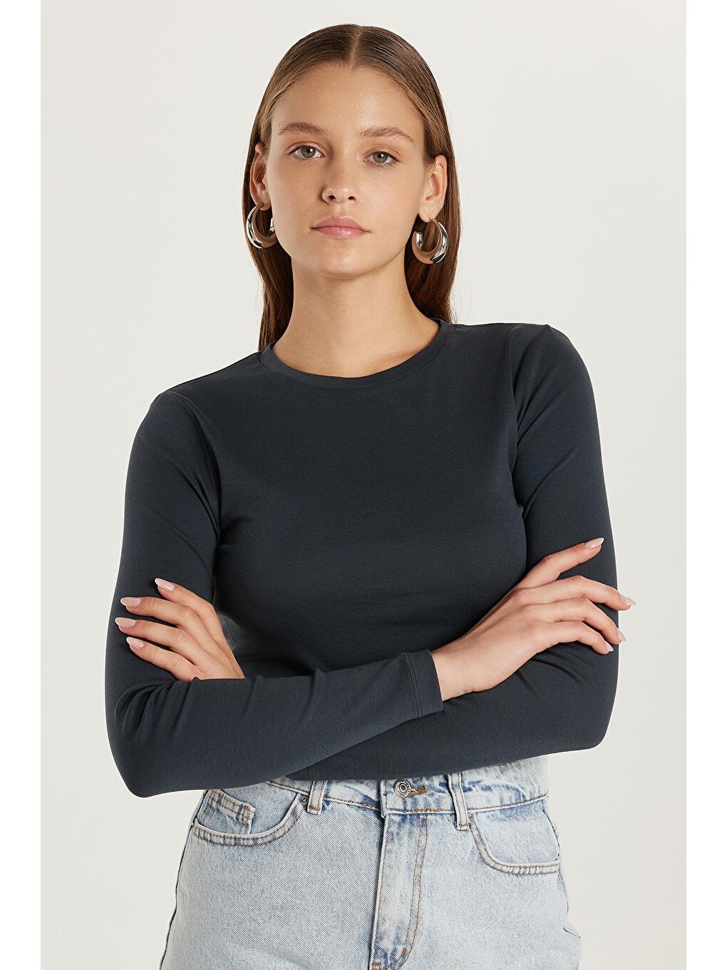 Kadın Slim Fit Dar Kesim Bisiklet Yaka Antrasit Bluz-1