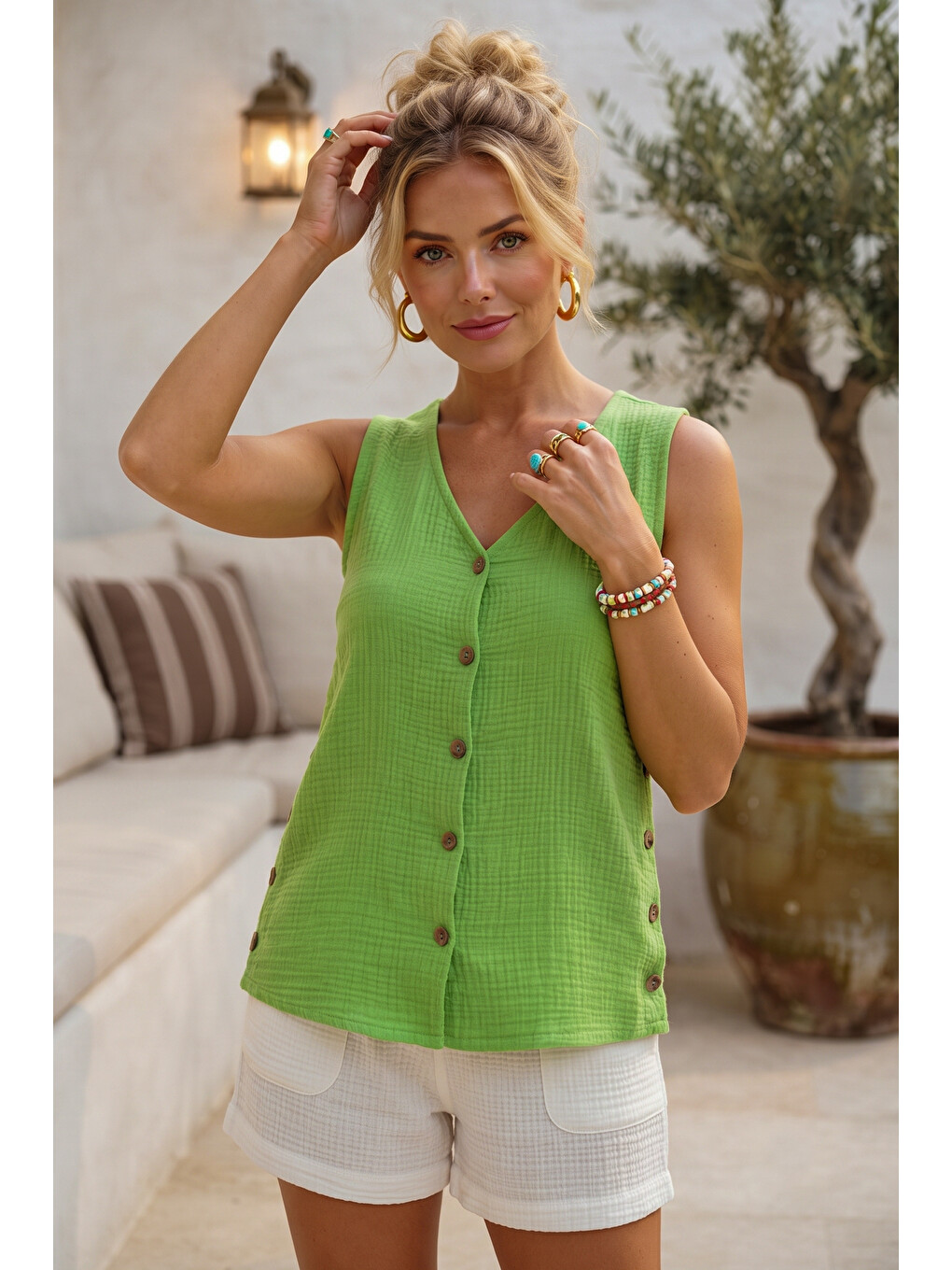 Pastel Yeşili V Yaka Kolsuz Düğmeli Yanları Düğmeli Casual Müslin Dokuma Bluz 58 56-3