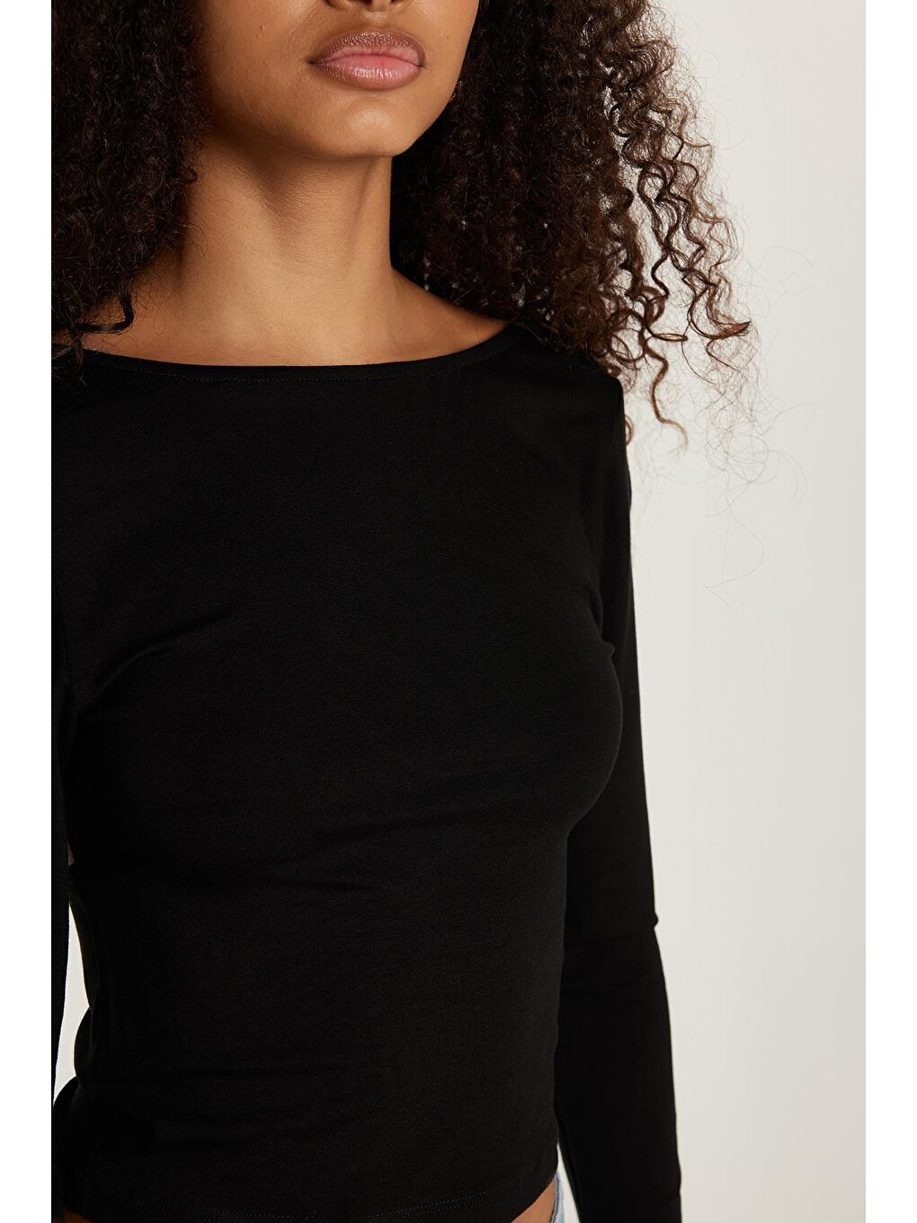 Kadın Slim Fit Dar Kesim Sırt Detaylı Siyah Bluz-2