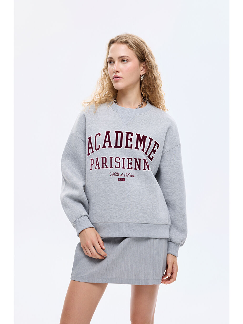Yazı Baskılı Nakış İşlemeli Oversize Sweatshirt Grimelanj