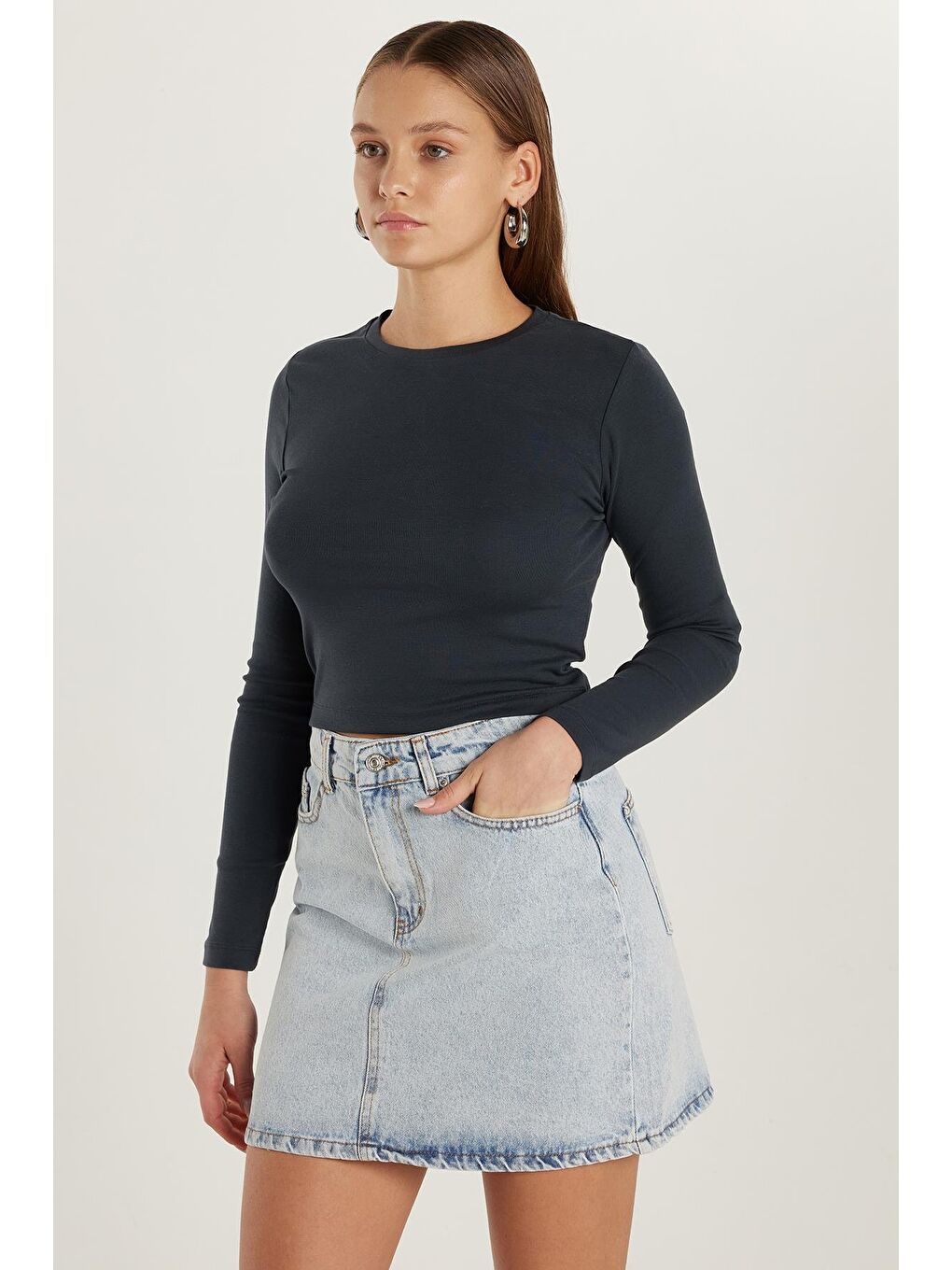 Kadın Slim Fit Dar Kesim Bisiklet Yaka Antrasit Bluz-3