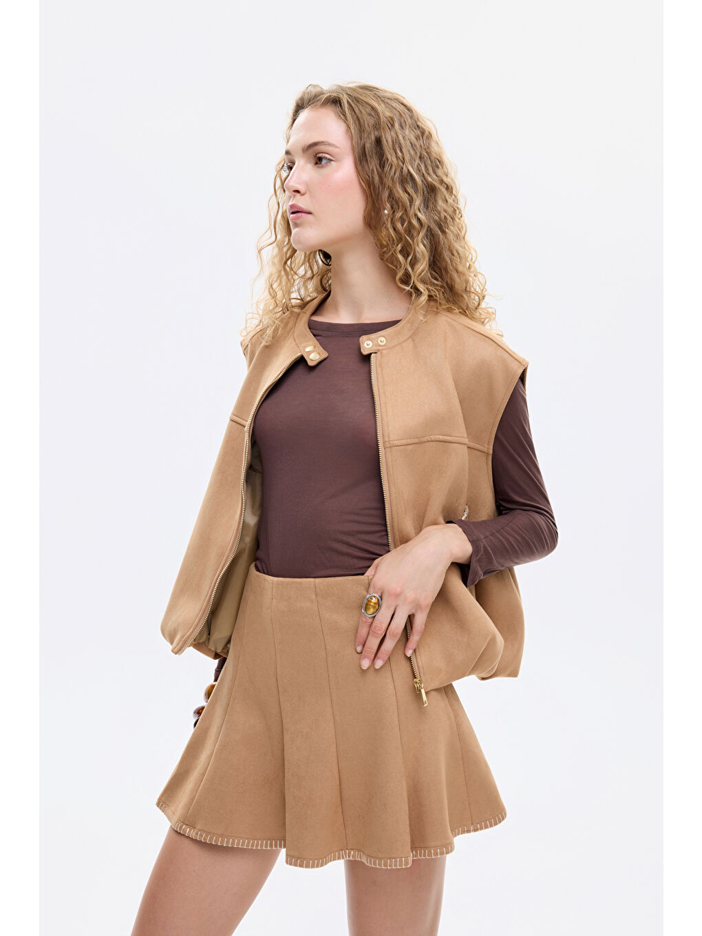 Zikzak Dikiş Detaylı Süet Görünümlü Mini Etek Bej-2