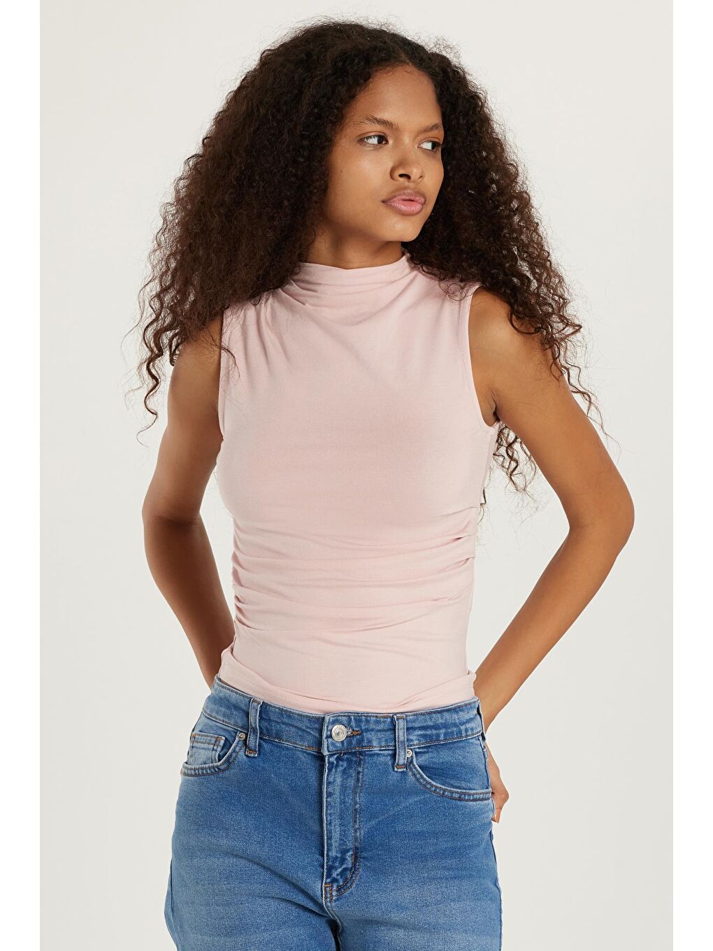 Pembe Kadın Slim Fit Viskon Sıfır Kol Boğazlı Gül Kurusu Bluz