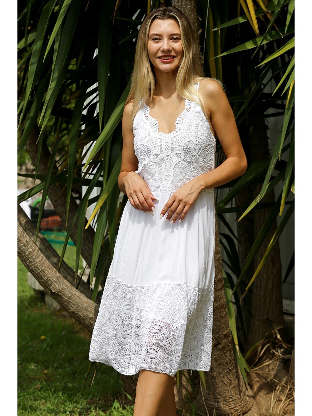 İtalyan Beyaz Askılı Dantelli Fistolu Dokuma Casual Elbise-2